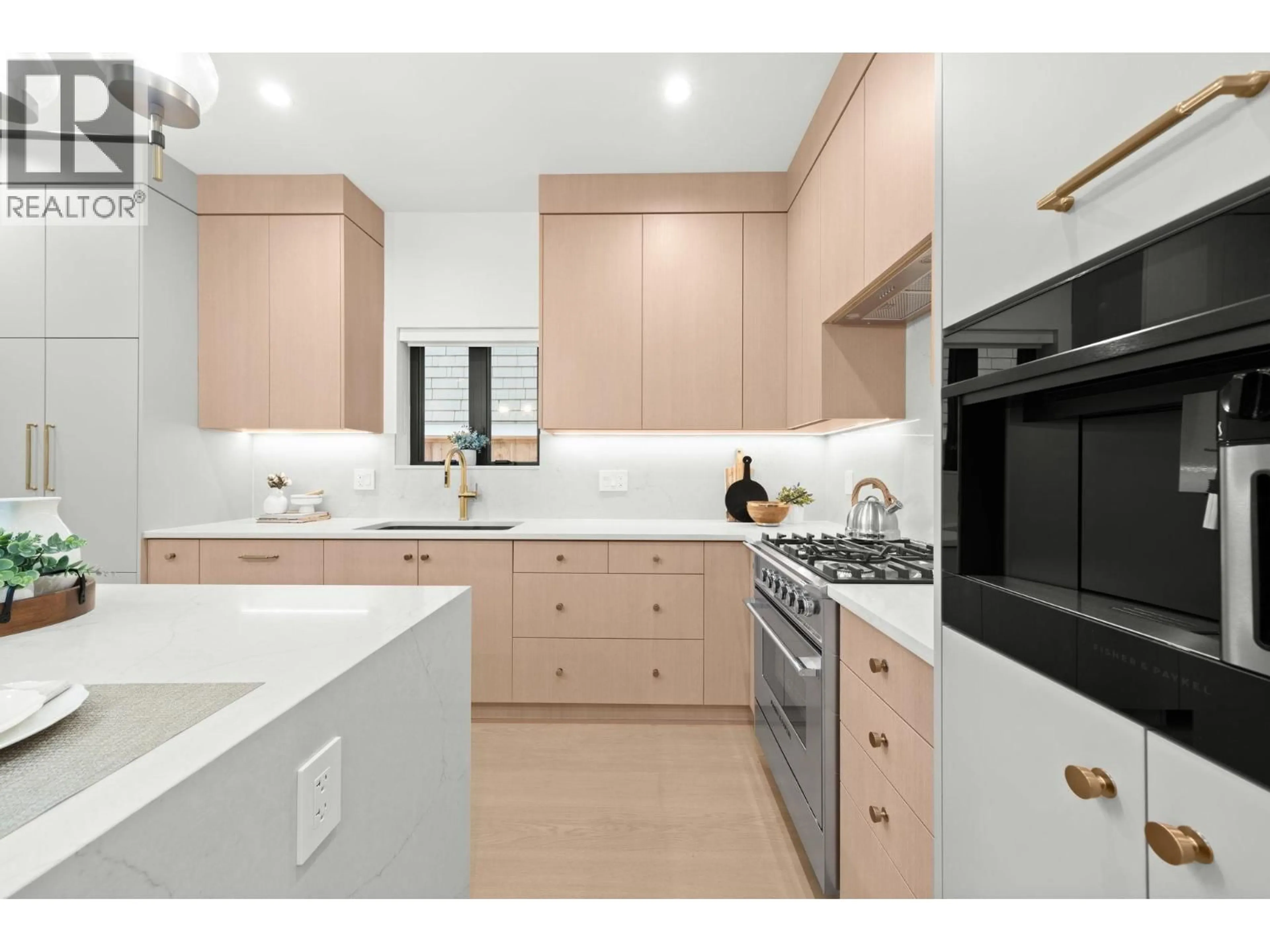 Contemporary kitchen, ceramic/tile floor for 1 - 2247 PARKER STREET, Vancouver British Columbia V5L2L8