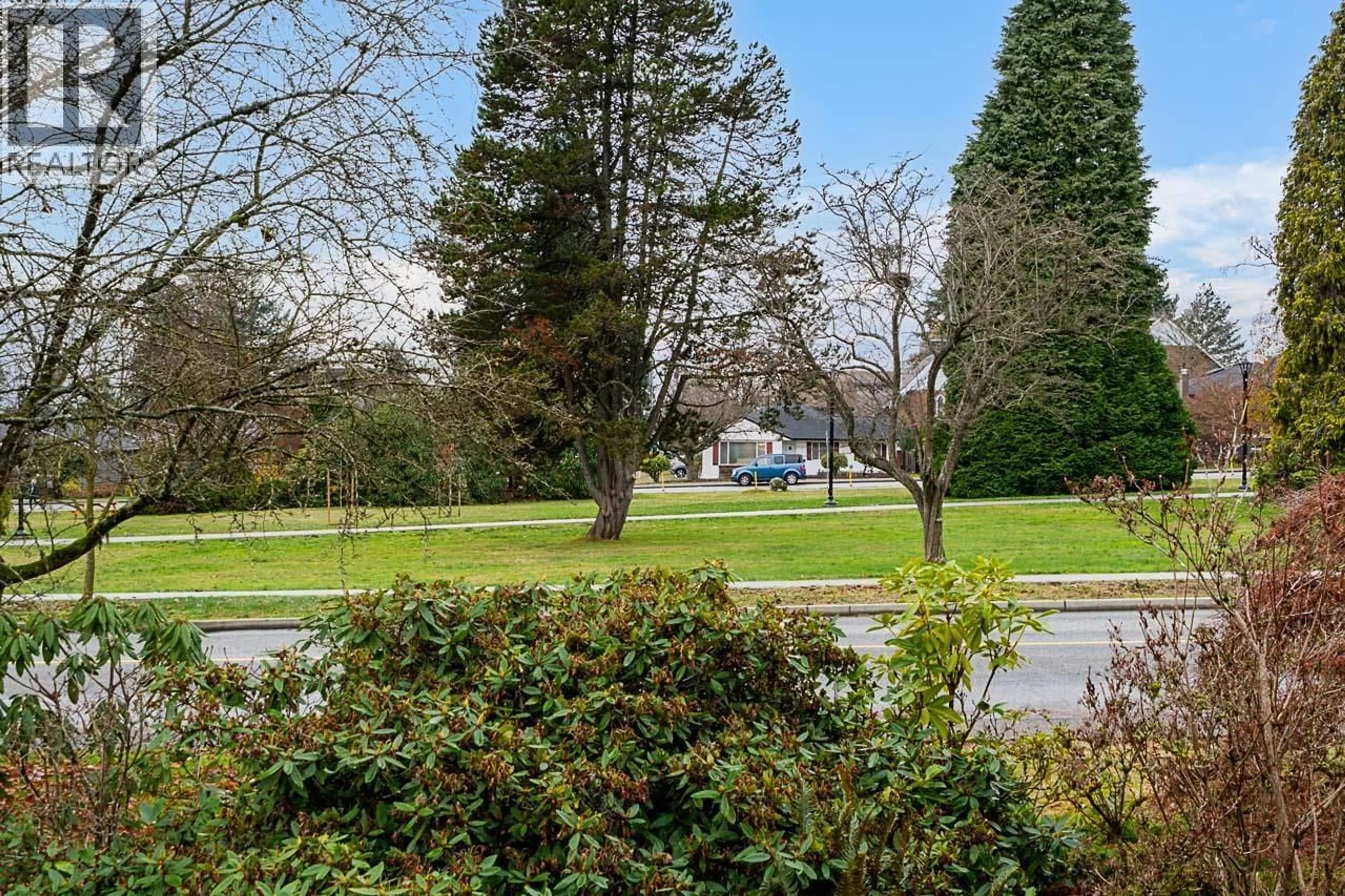 A pic from outside/outdoor area/front of a property/back of a property/a pic from drone, unknown for 1204 GRAND BOULEVARD, North Vancouver British Columbia V7L3X4