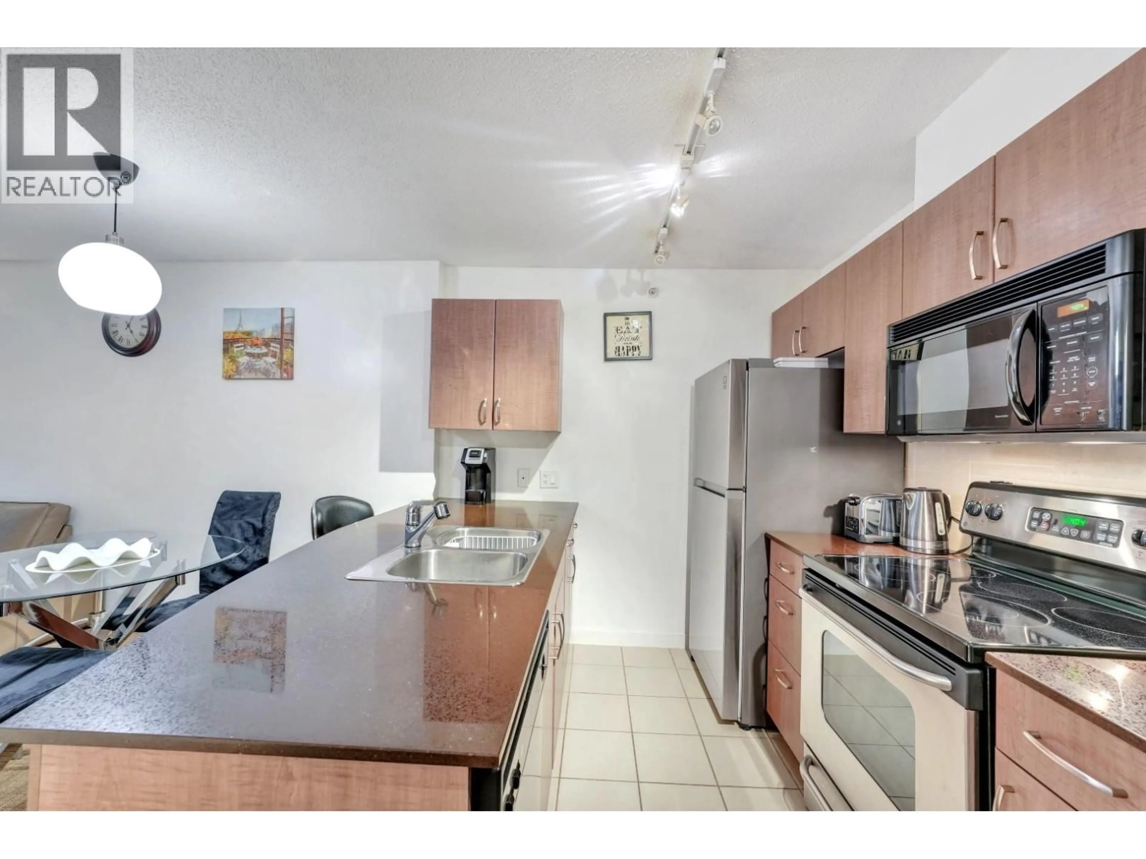 Standard kitchen, unknown for 1506 - 610 GRANVILLE STREET, Vancouver British Columbia V6C3T3