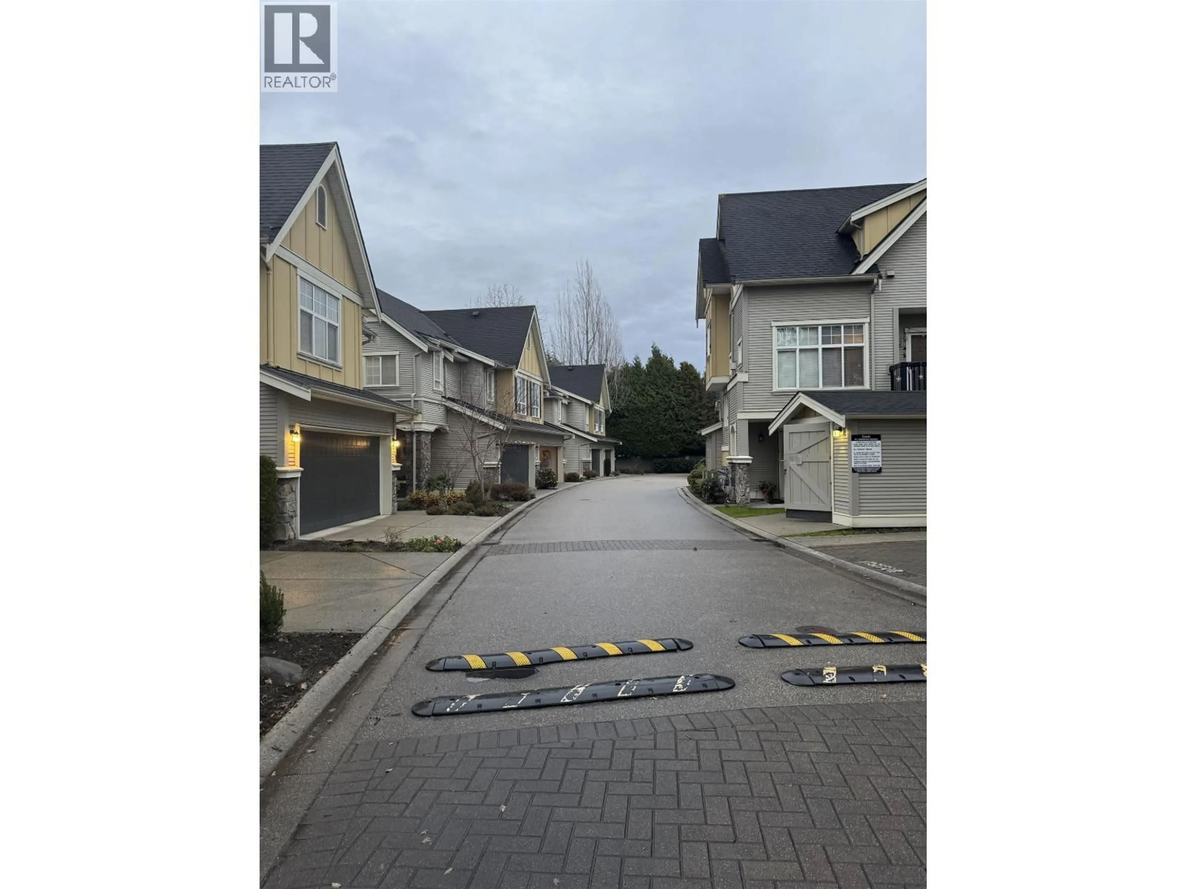 Parking for 15 - 7171 STEVESTON HIGHWAY, Richmond British Columbia V7A5K4