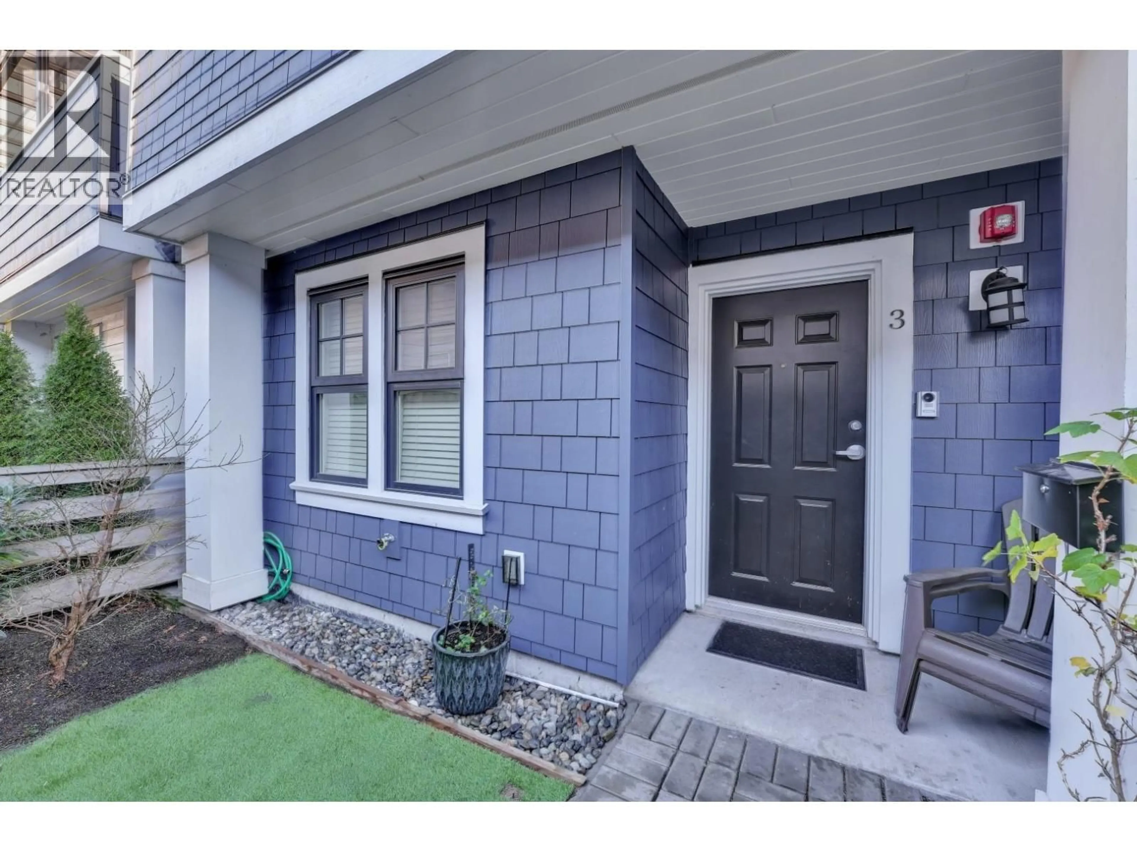 Indoor entryway for 3 - 2338 KELLY AVENUE, Port Coquitlam British Columbia V3C1Y2