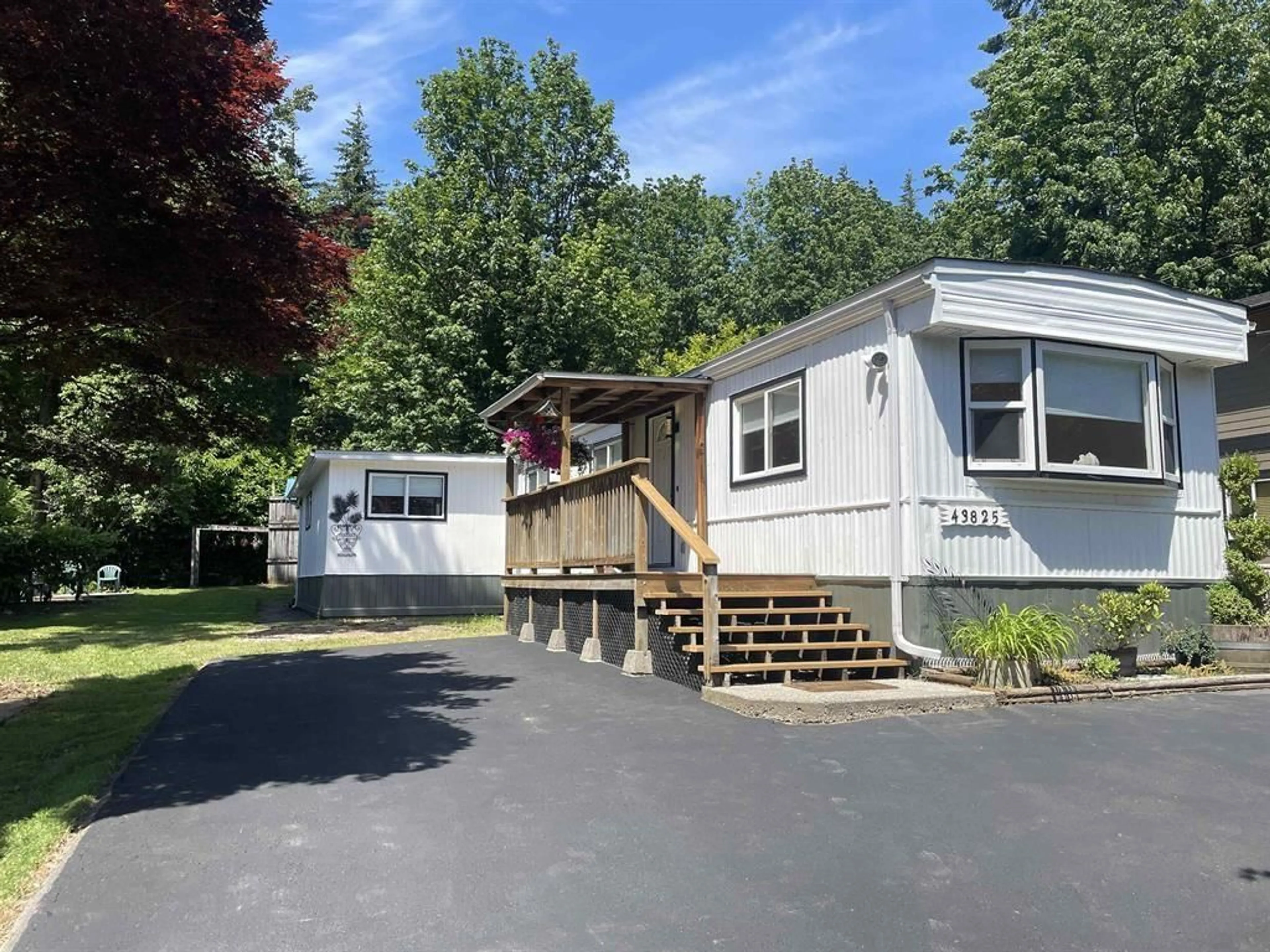 Home with vinyl exterior material, unknown for 43825 RYALL ROAD, Mission British Columbia V0M1N0