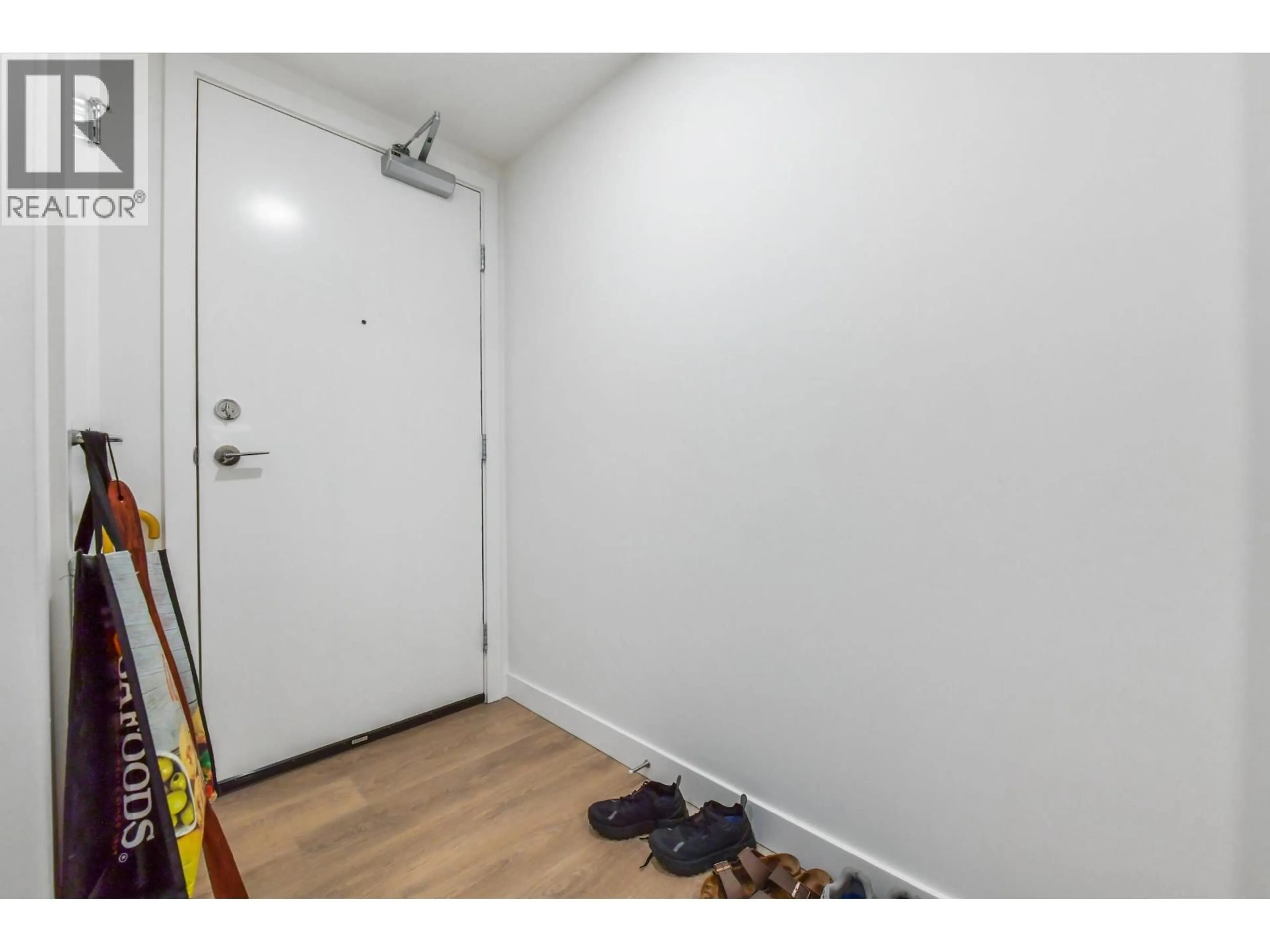 Indoor entryway for 1406 - 308 ALDERSON AVENUE, Coquitlam British Columbia V3K0J2