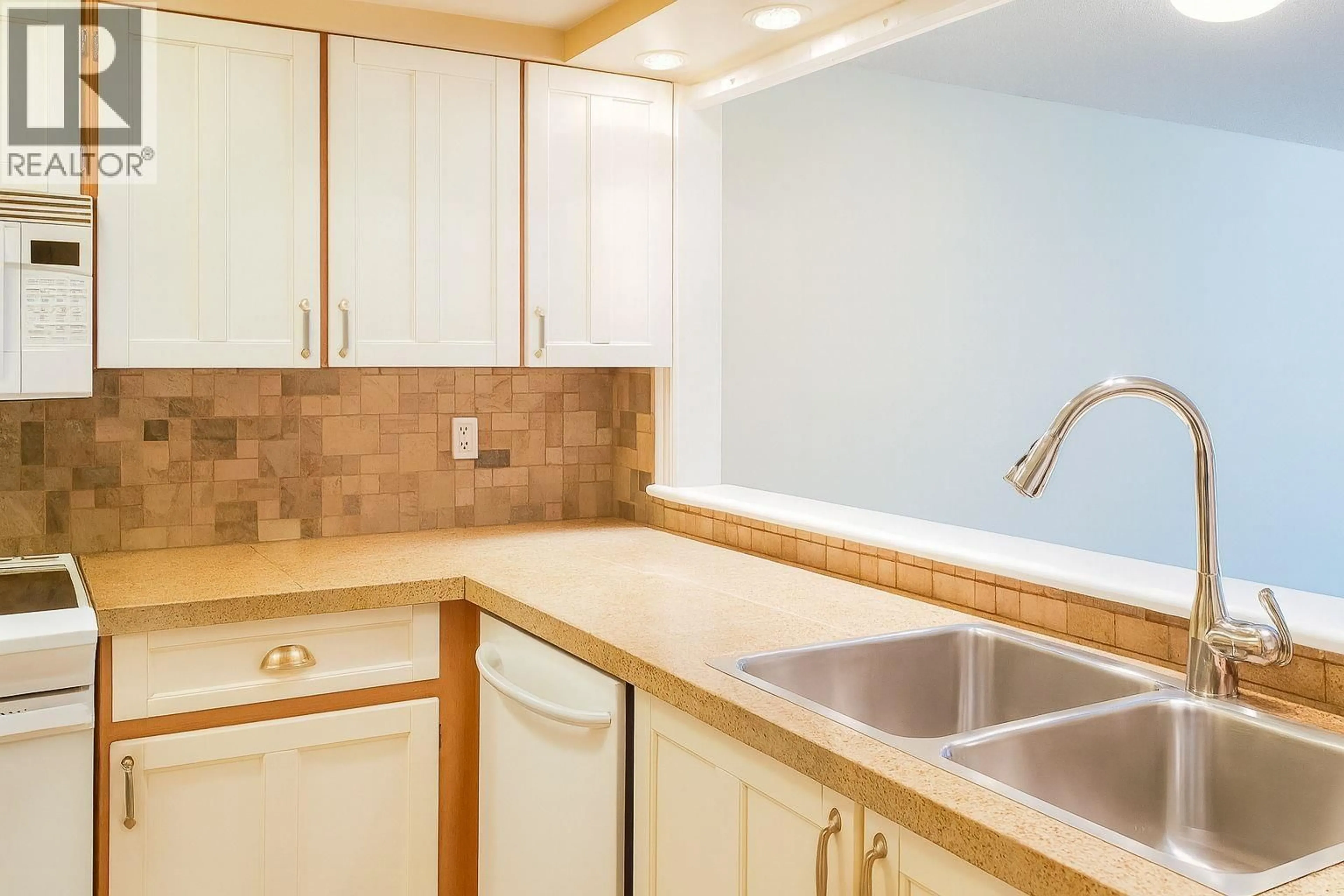 Standard kitchen, unknown for 103 - 460 WESTVIEW STREET, Coquitlam British Columbia V3K6C9