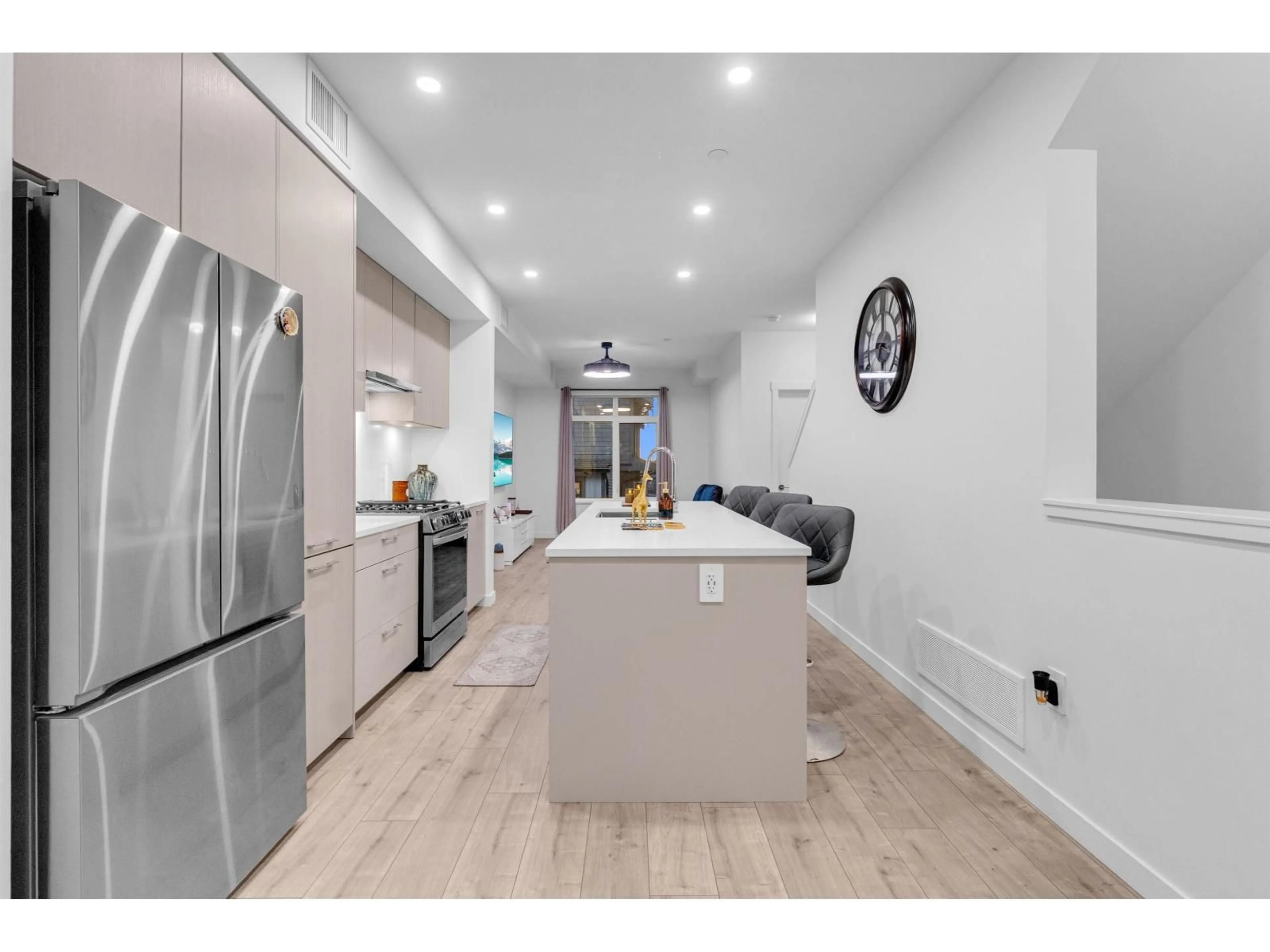 Open concept kitchen, ceramic/tile floor for 226 - 6951 204 STREET, Langley British Columbia V2Y1P8