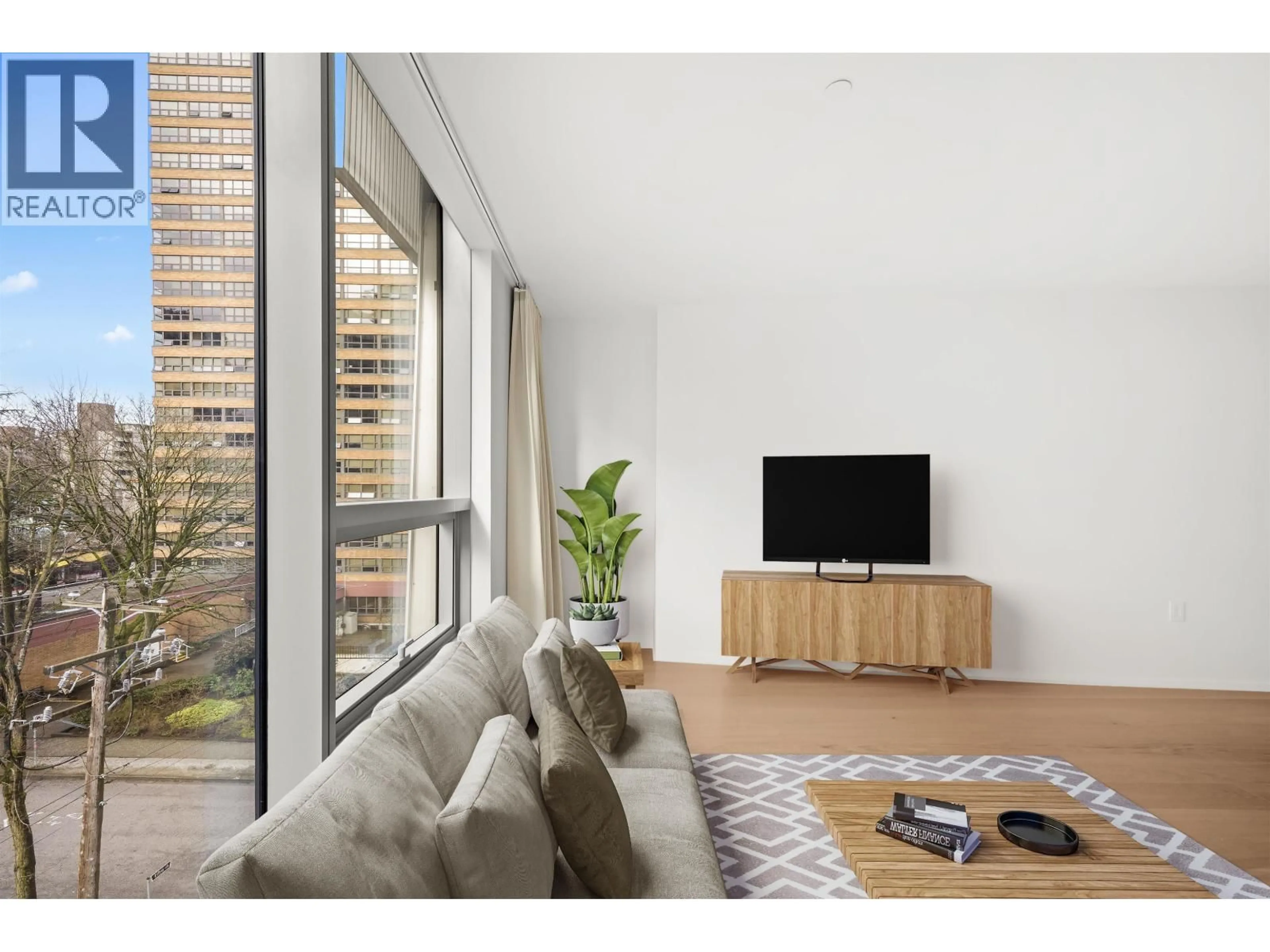 Living room with furniture, unknown for 601 - 1568 ALBERNI STREET, Vancouver British Columbia V6G0E3