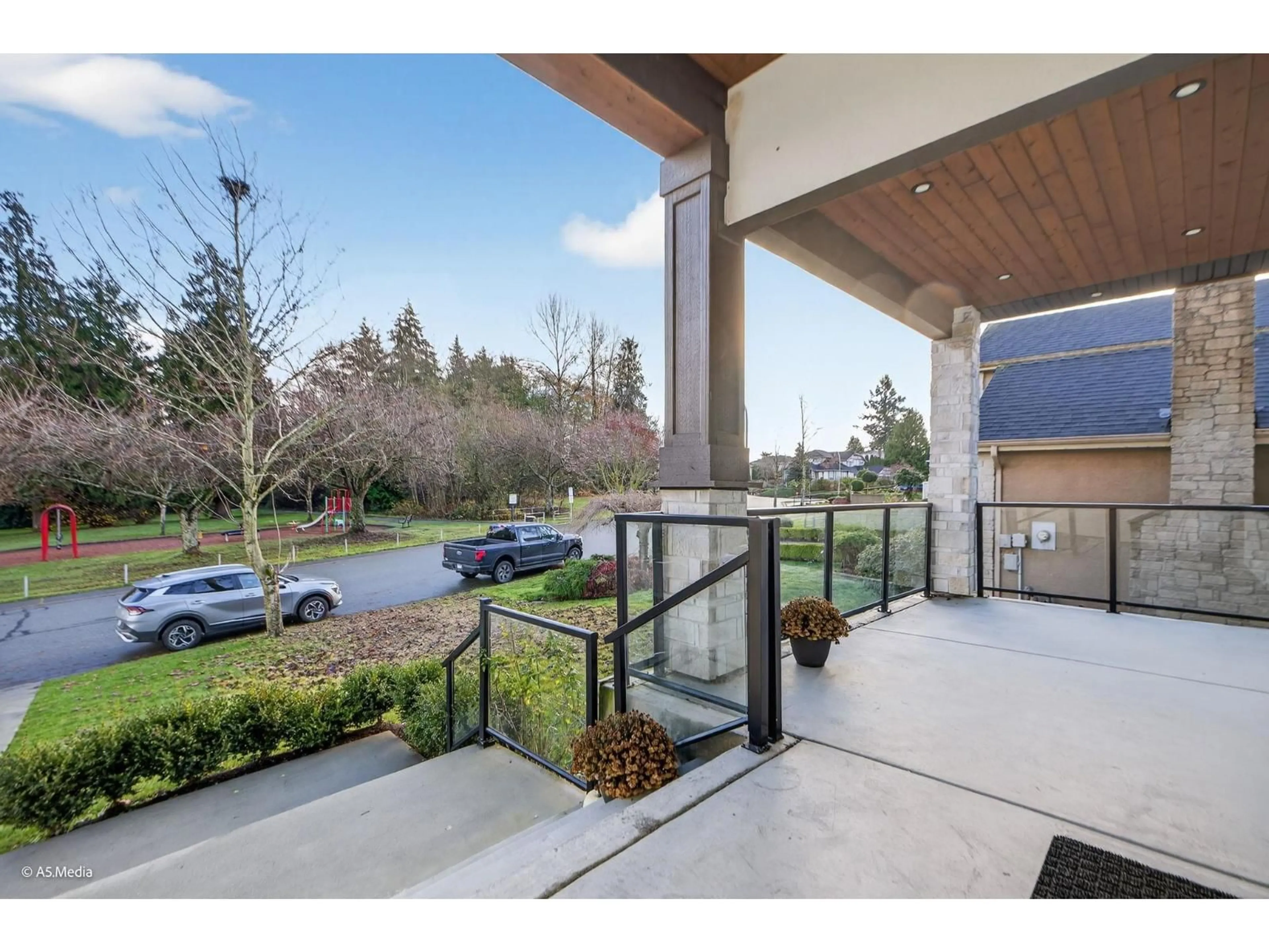 Indoor foyer for 6723 122A STREET, Surrey British Columbia V3W0L9