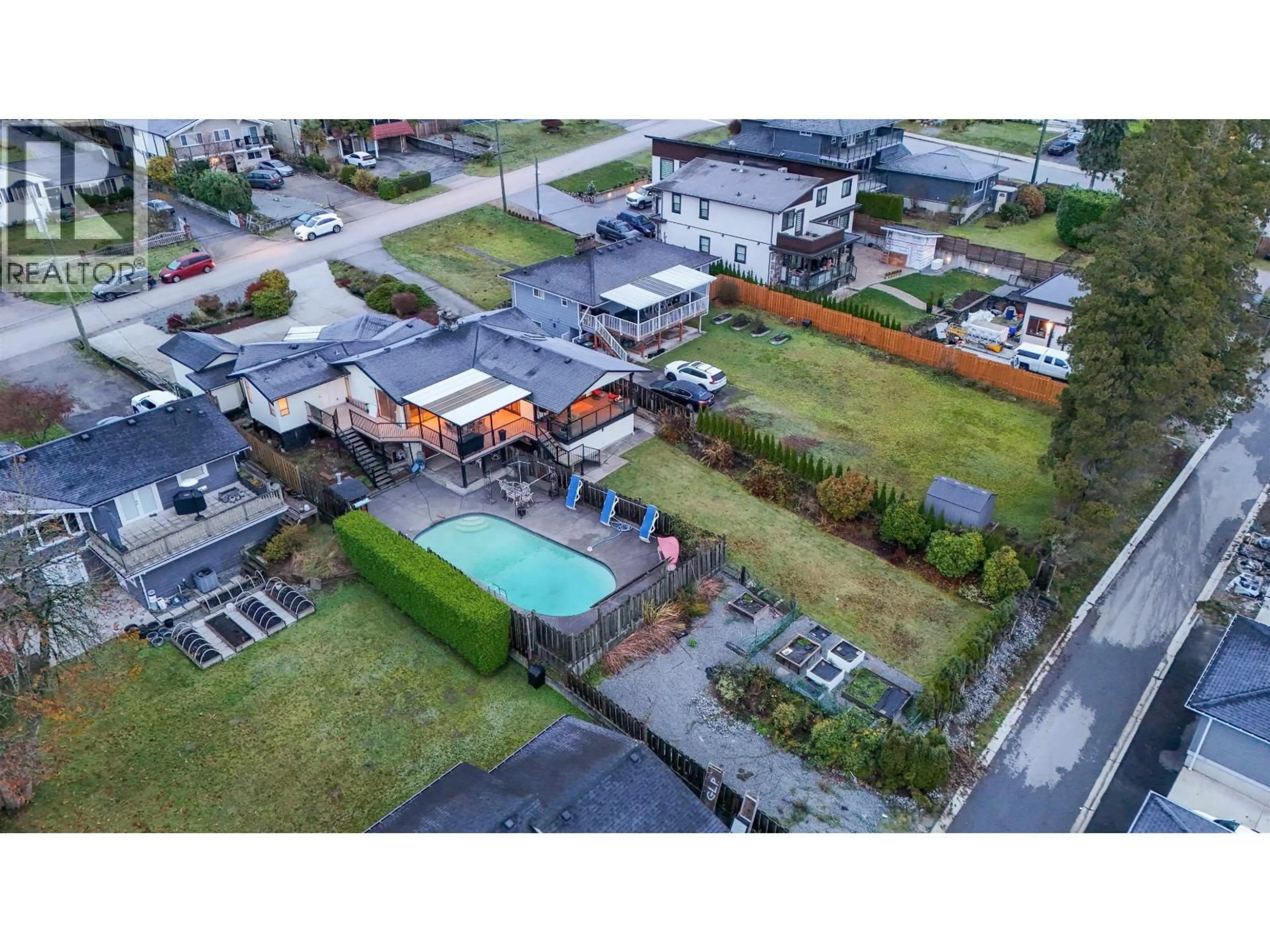 A pic from outside/outdoor area/front of a property/back of a property/a pic from drone, street for 756 SHAW AVENUE, Coquitlam British Columbia V3K2R8