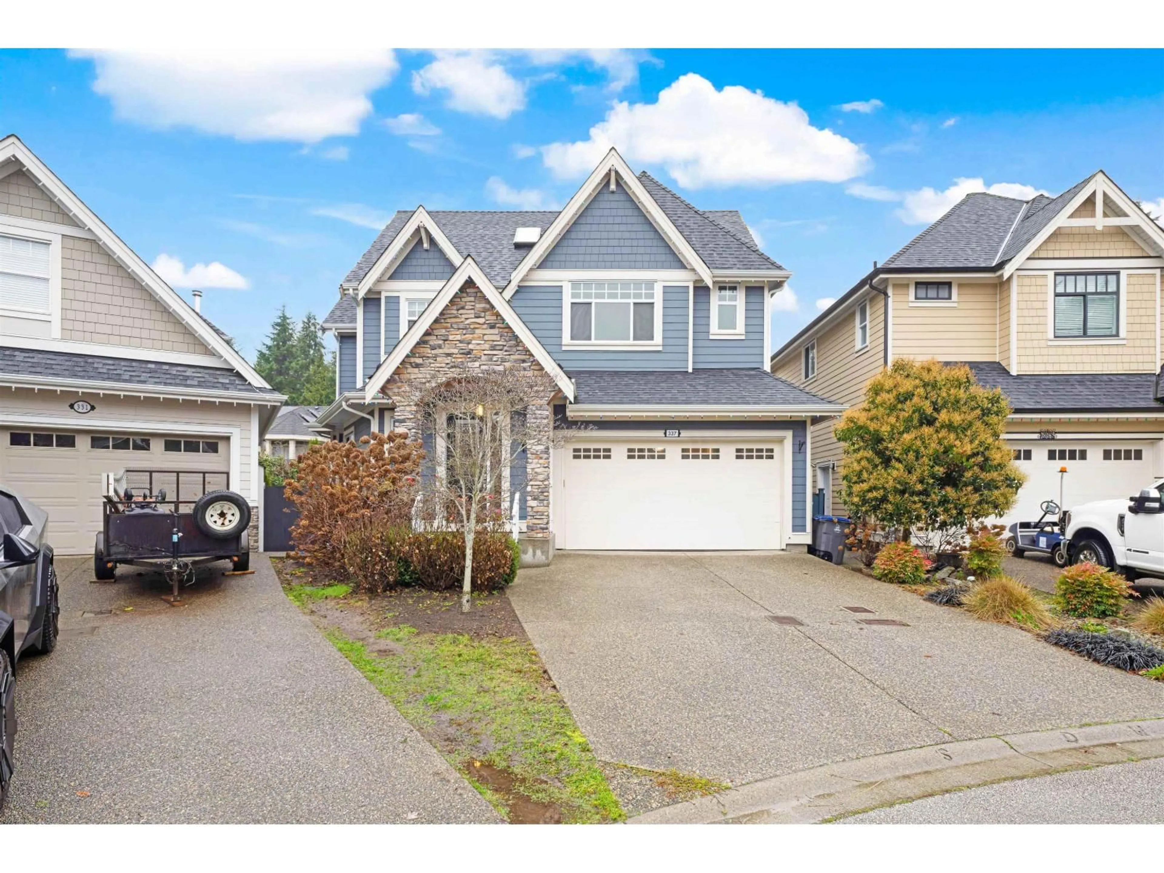 Home with vinyl exterior material, street for 337 171A STREET, Surrey British Columbia V3Z9P5