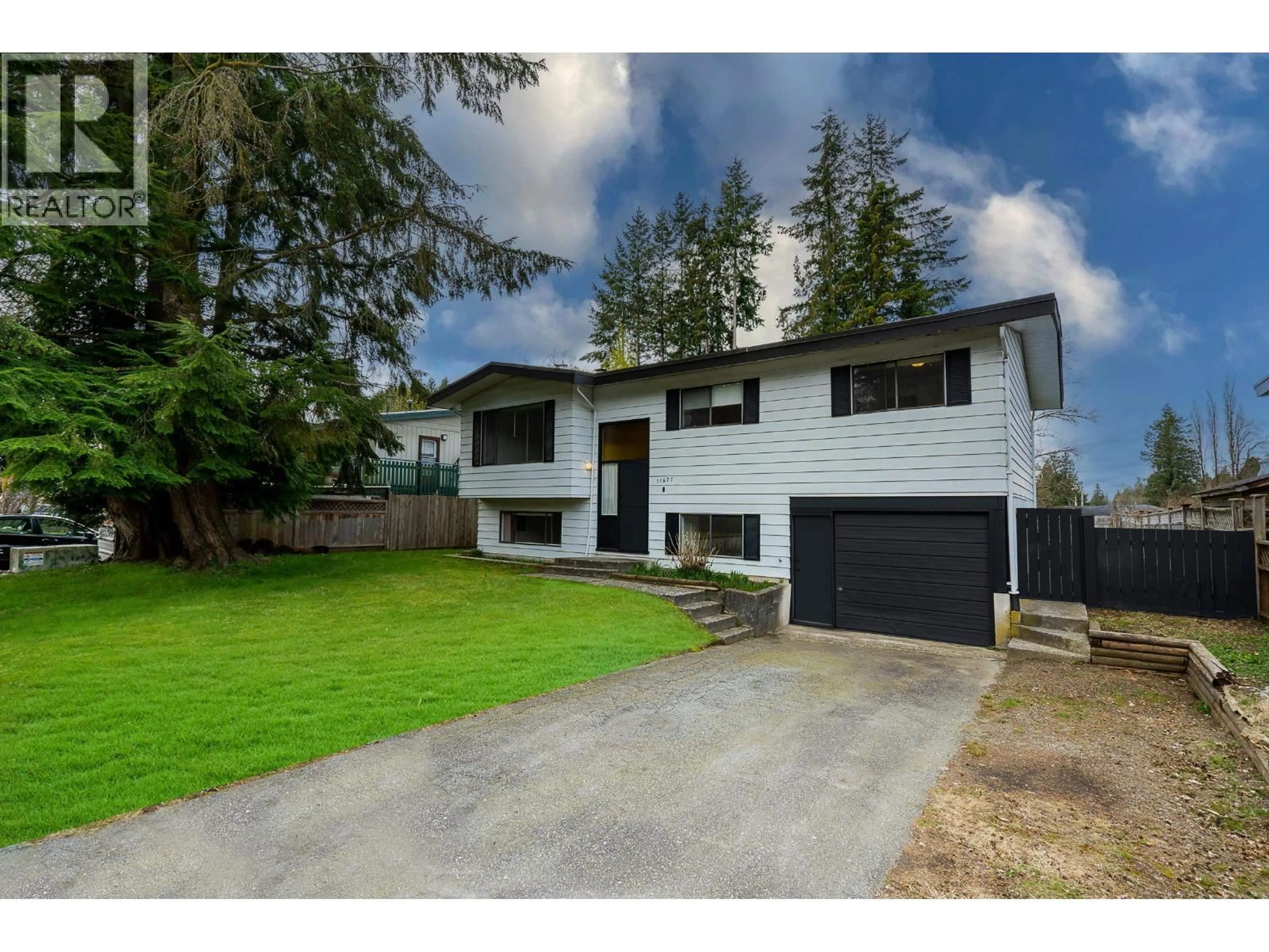 A pic from outside/outdoor area/front of a property/back of a property/a pic from drone, street for 11671 211 STREET, Maple Ridge British Columbia V2X7T5