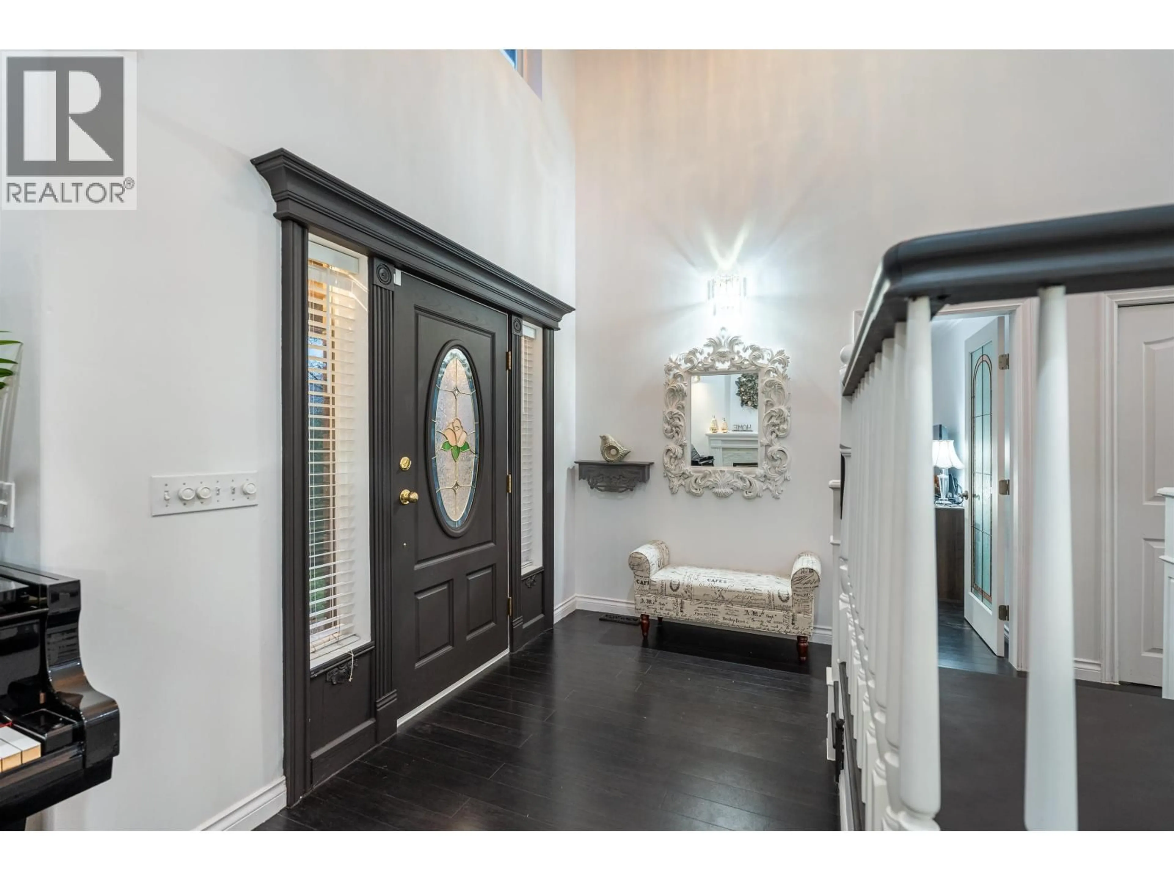 Indoor entryway for 887 RIVERSIDE DRIVE, Port Coquitlam British Columbia V3B7T6