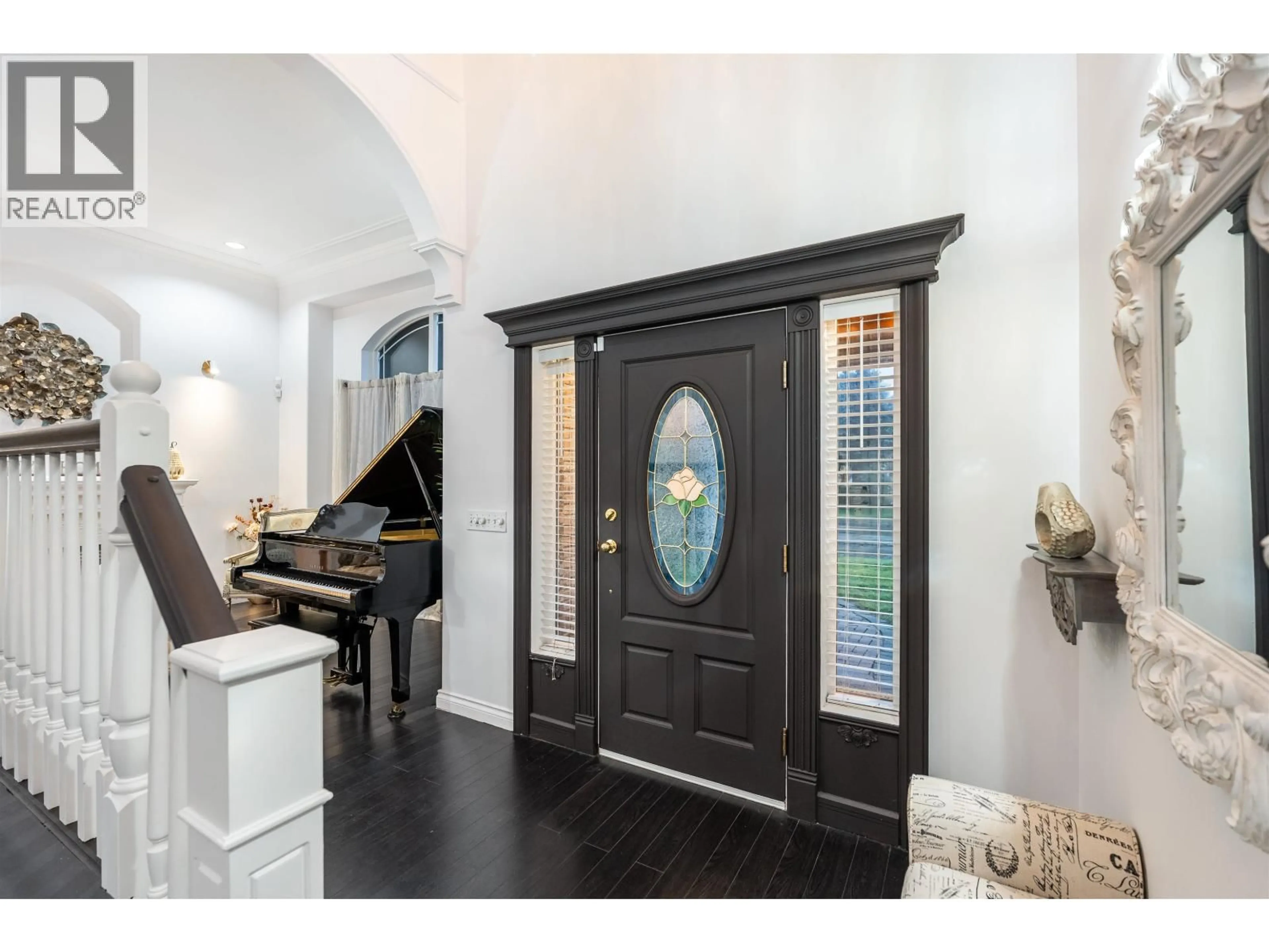 Indoor entryway for 887 RIVERSIDE DRIVE, Port Coquitlam British Columbia V3B7T6