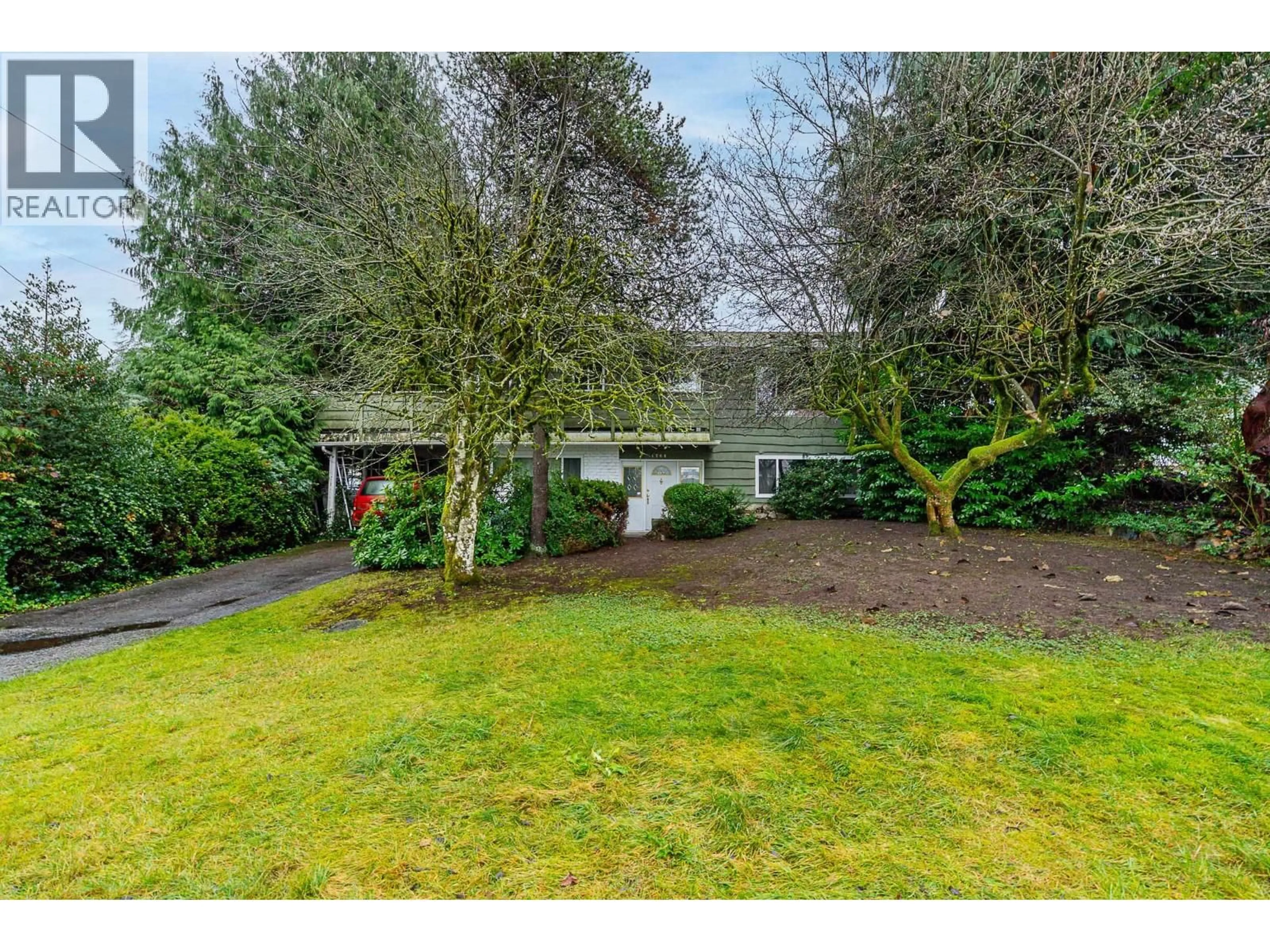 A pic from outside/outdoor area/front of a property/back of a property/a pic from drone, street for 1760 BOWMAN AVENUE, Coquitlam British Columbia V3J6C8