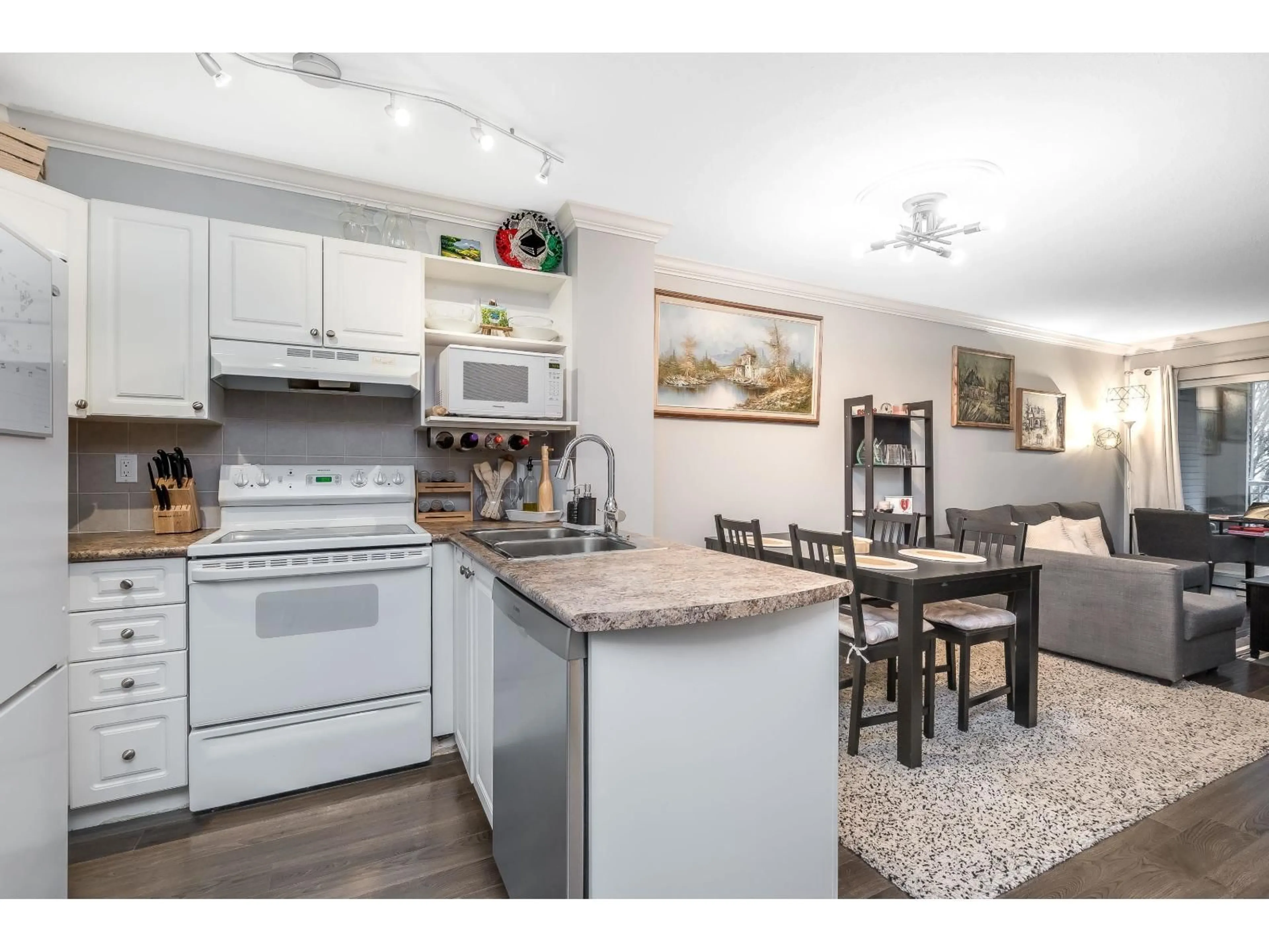 Open concept kitchen, unknown for 314 - 6359 198 STREET, Langley British Columbia V2Y2E3