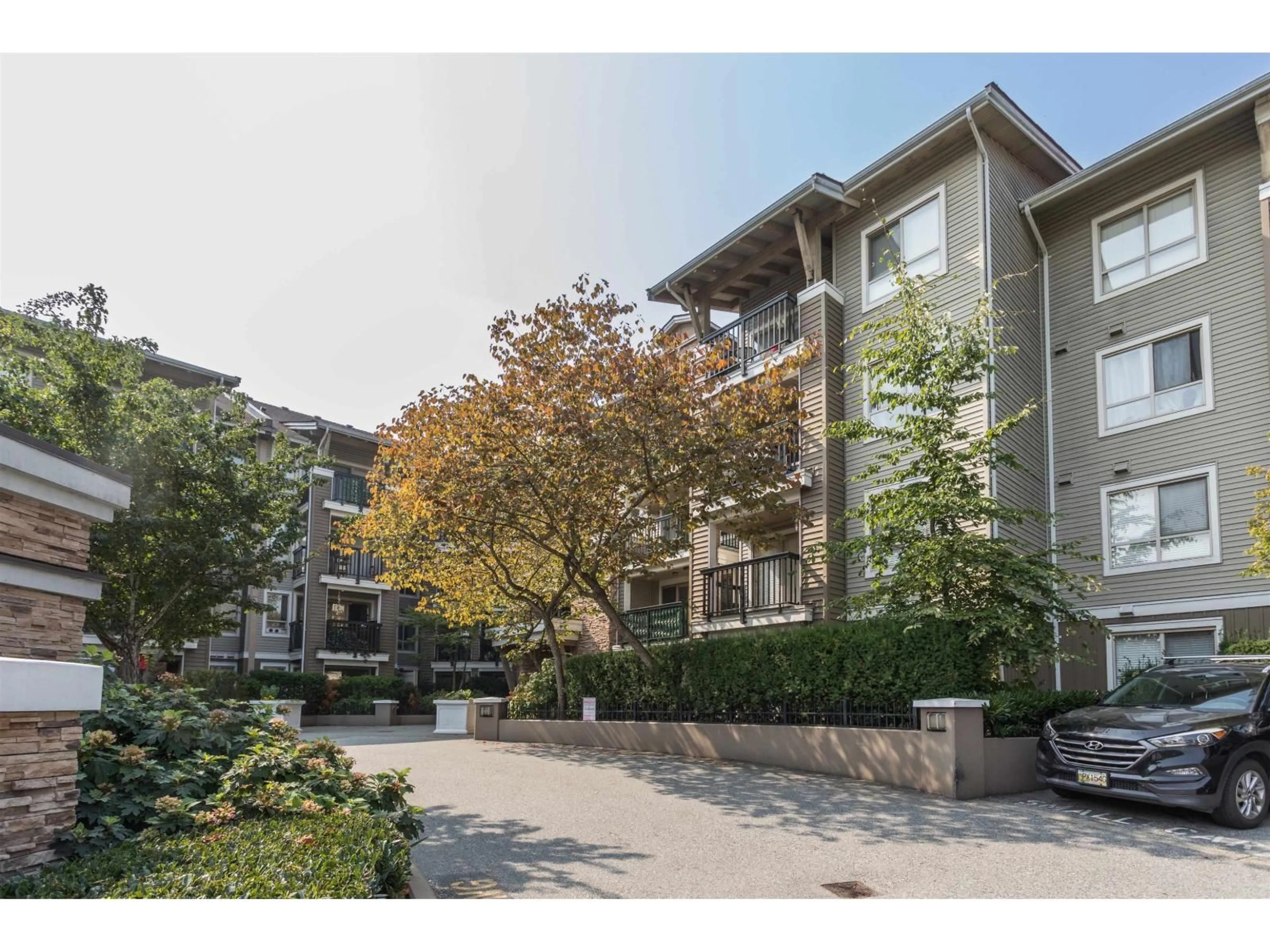 Patio, street for 425 - 8915 202 STREET, Langley British Columbia V1M0B5