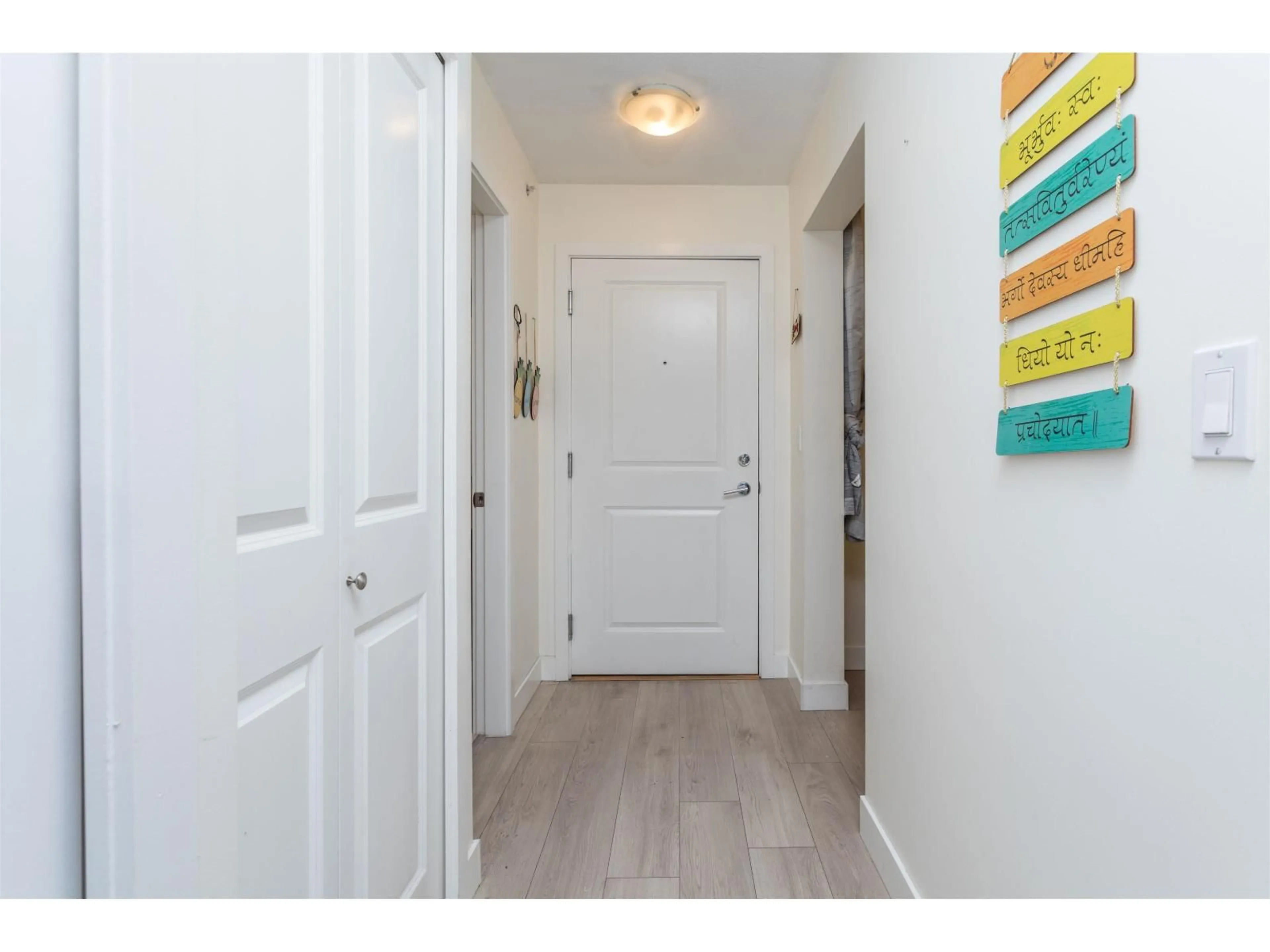 Indoor entryway for 425 - 8915 202 STREET, Langley British Columbia V1M0B5