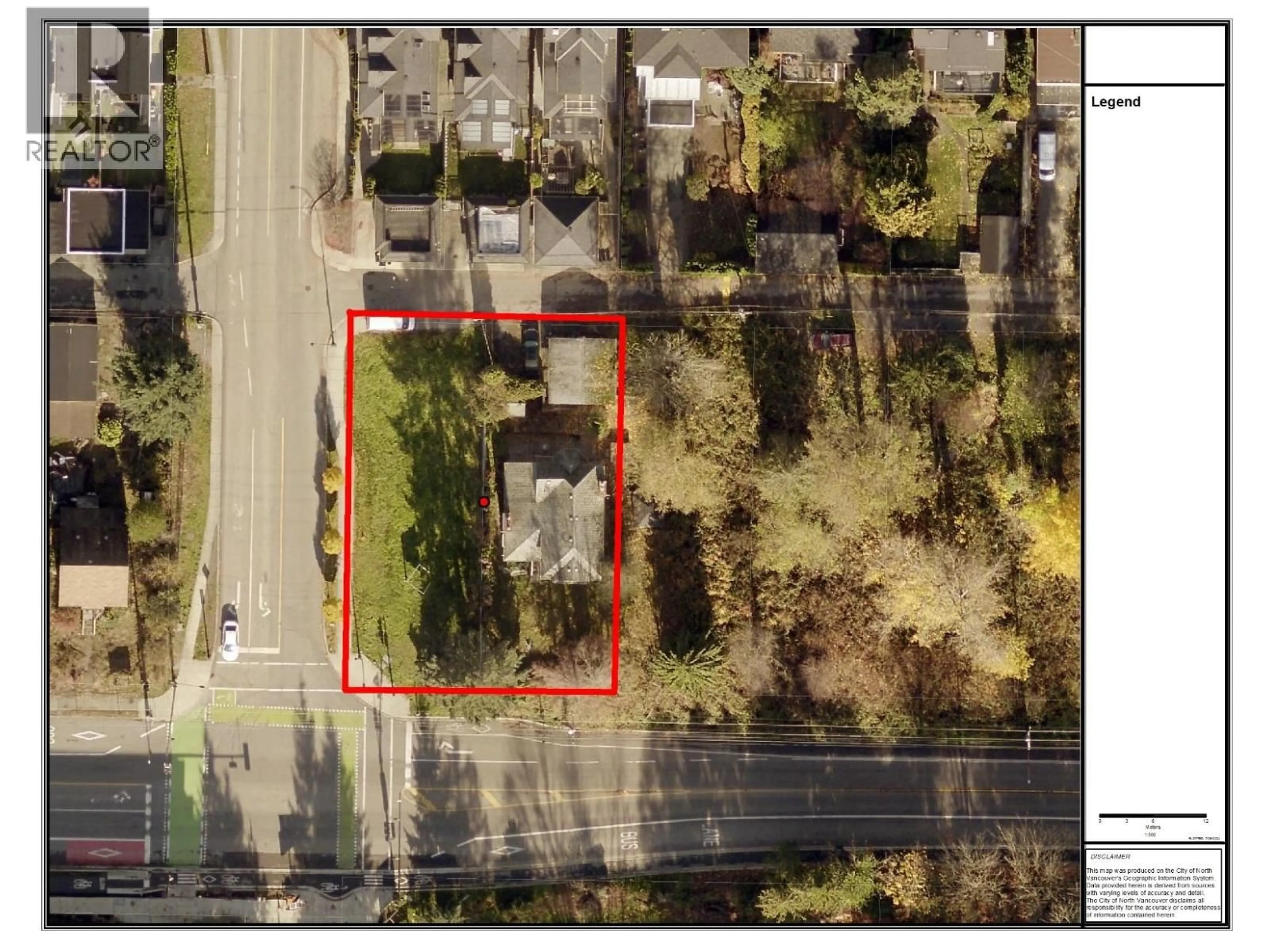 A pic from outside/outdoor area/front of a property/back of a property/a pic from drone, street for 808 3RD STREET, North Vancouver British Columbia V7L1H1