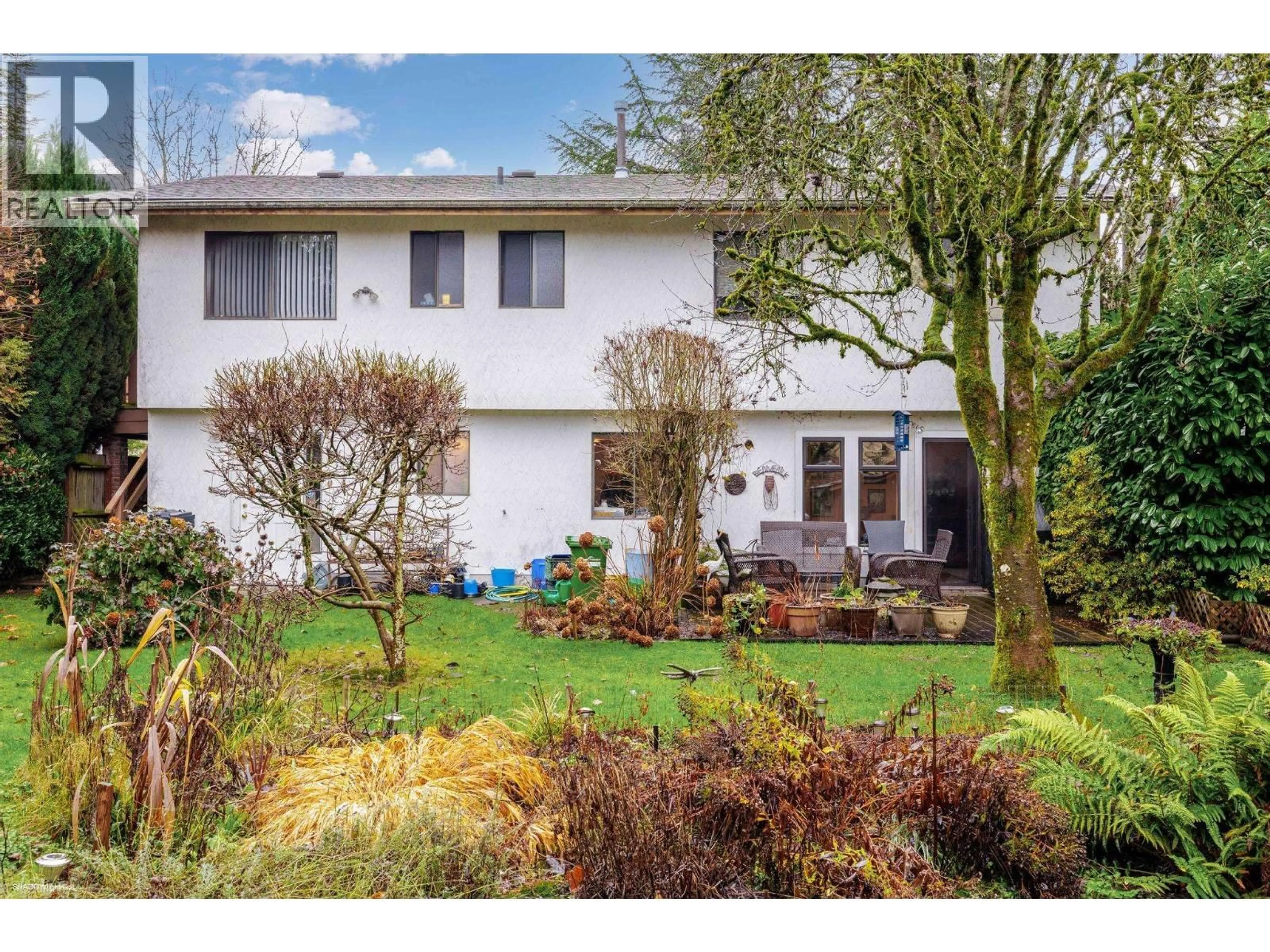 A pic from outside/outdoor area/front of a property/back of a property/a pic from drone, street for 10531 ANGLESEA DRIVE, Richmond British Columbia V7A3B7