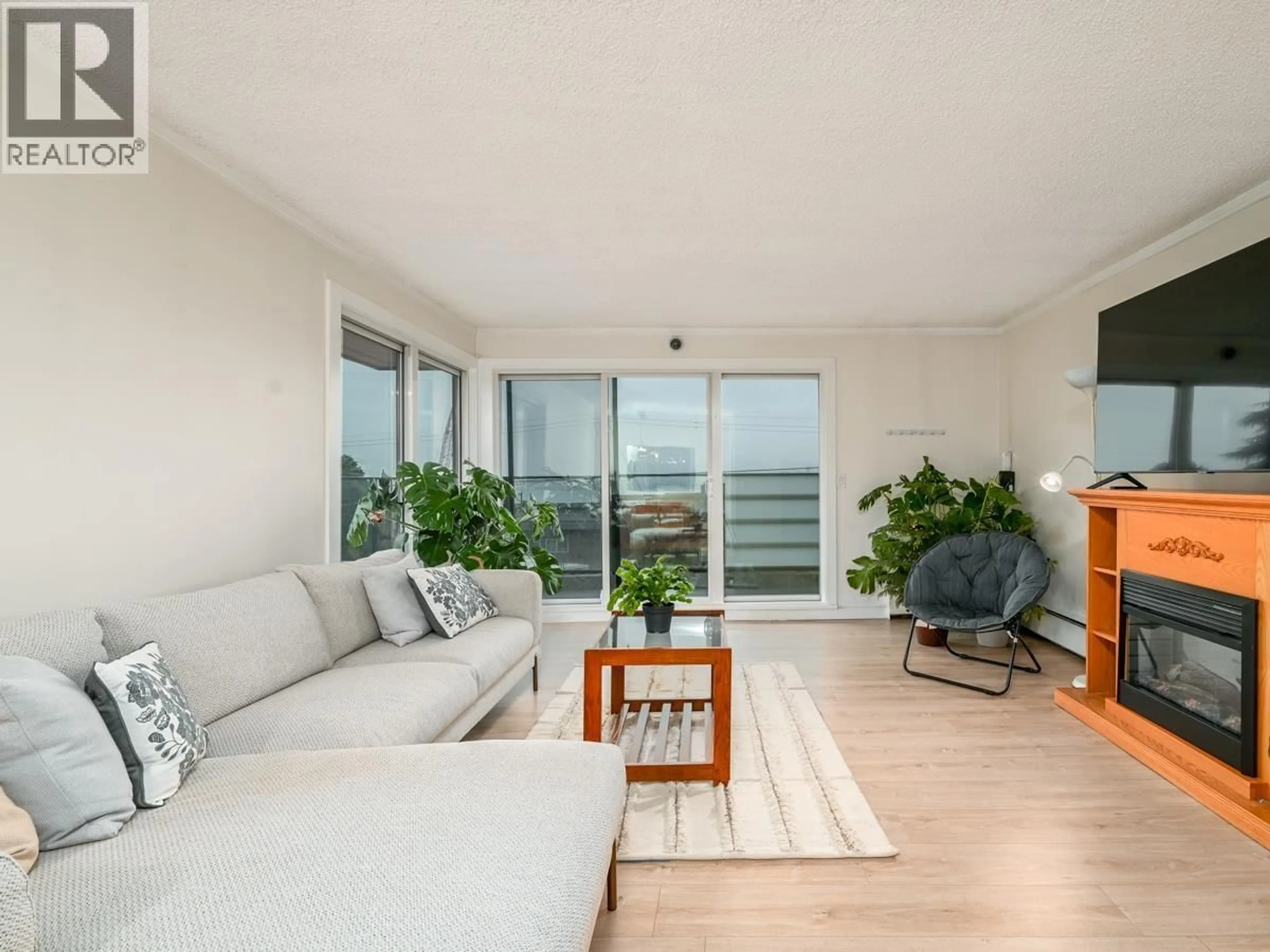 Living room with furniture, unknown for 201 - 2336 WALL STREET, Vancouver British Columbia V5L1B7