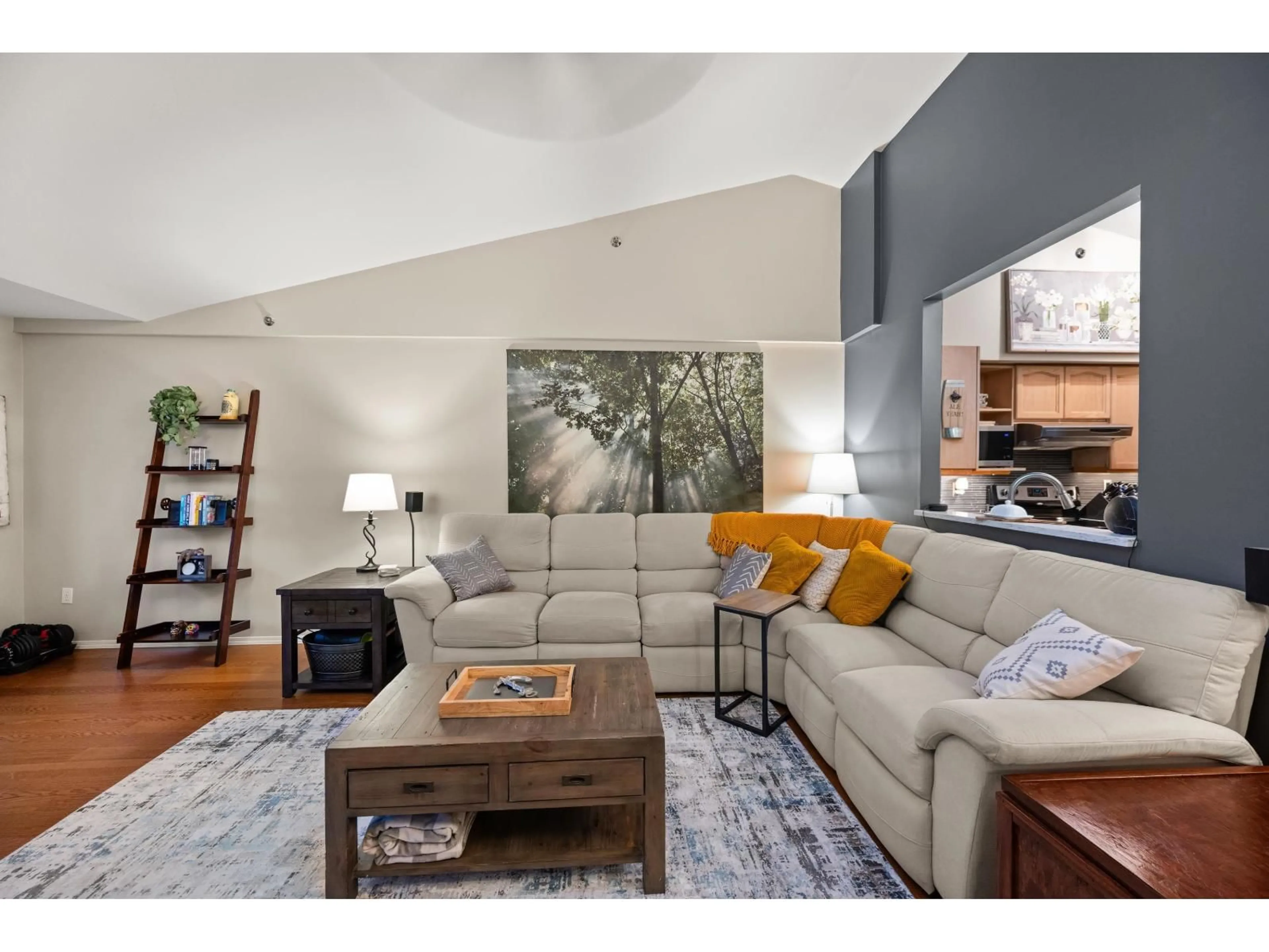 Living room with furniture, unknown for 402 - 19721 64 AVENUE, Langley British Columbia V2Y1L1