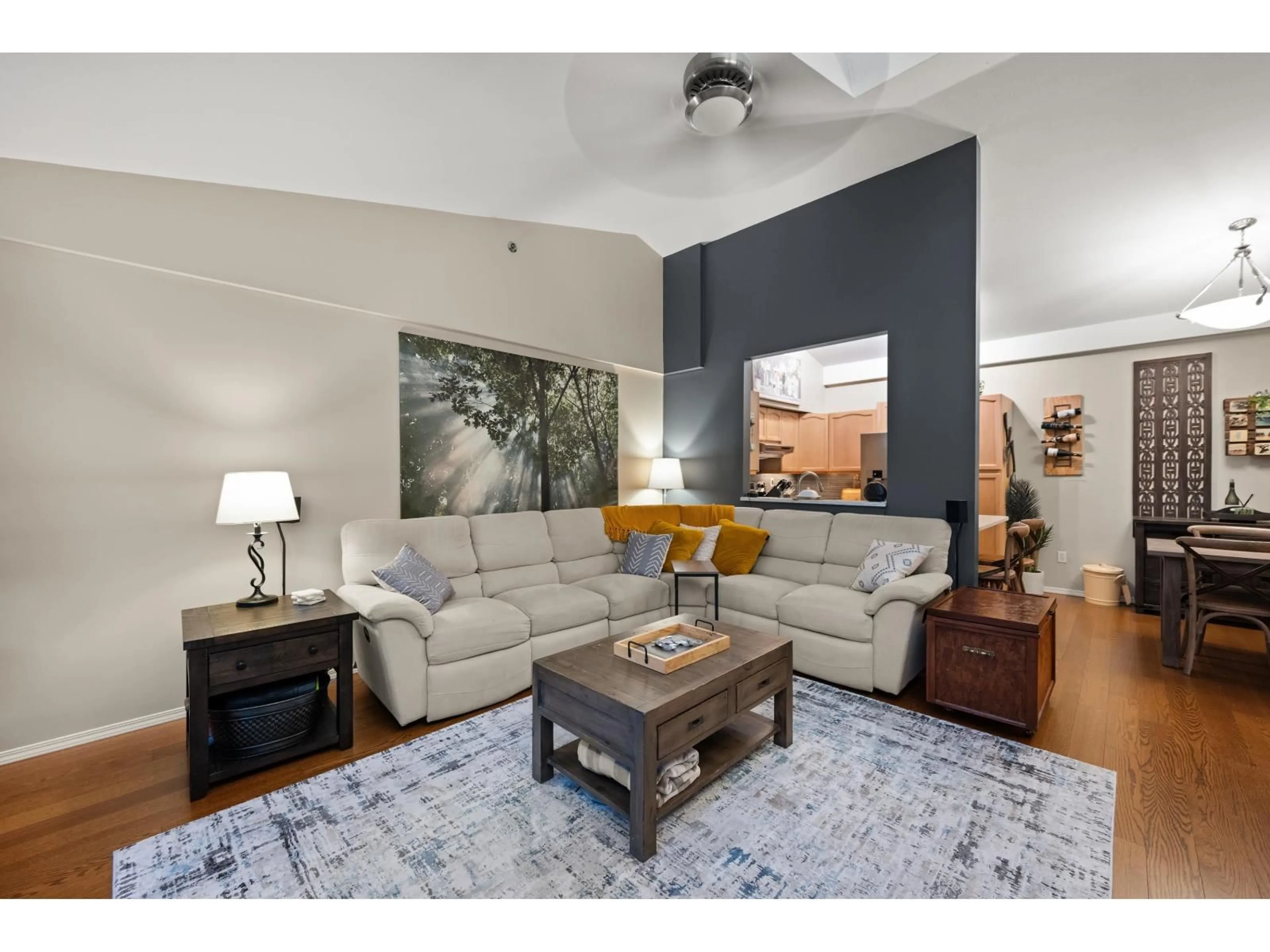 Living room with furniture, unknown for 402 - 19721 64 AVENUE, Langley British Columbia V2Y1L1