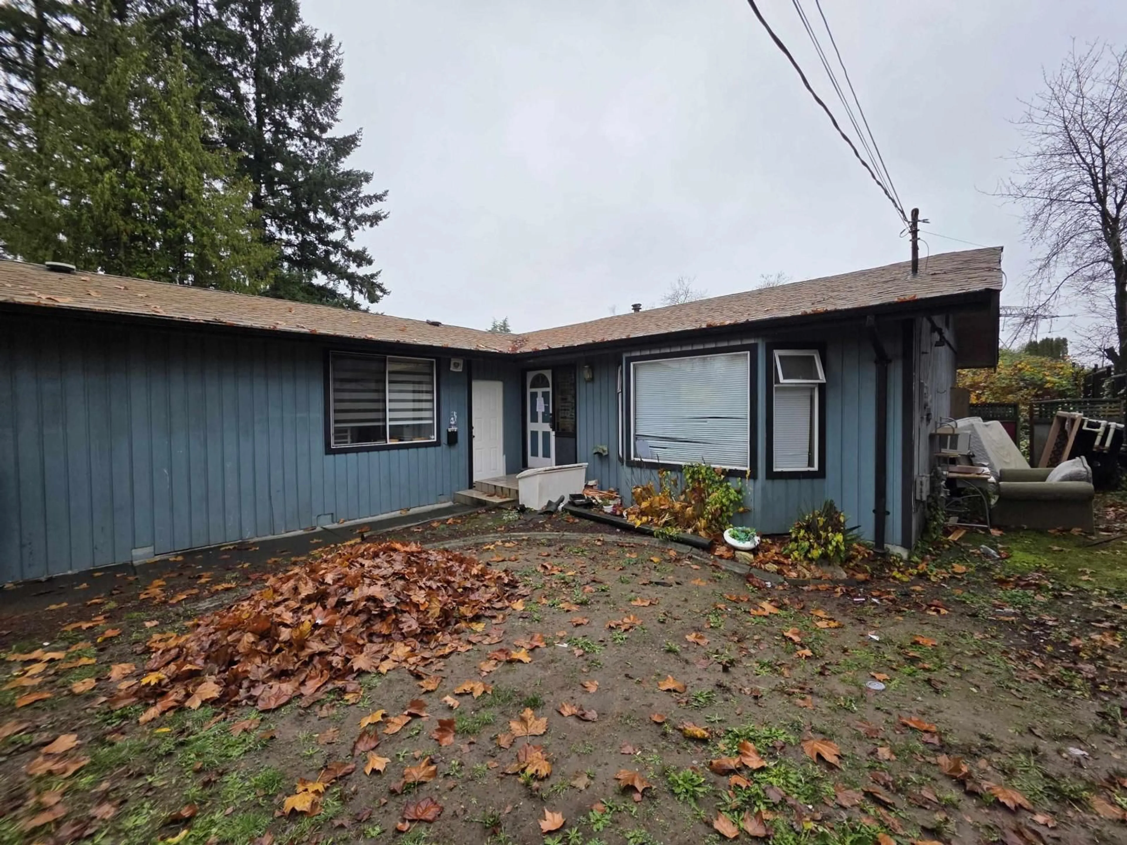 A pic from outside/outdoor area/front of a property/back of a property/a pic from drone, street for 8899 128TH STREET, Surrey British Columbia V3V5M6