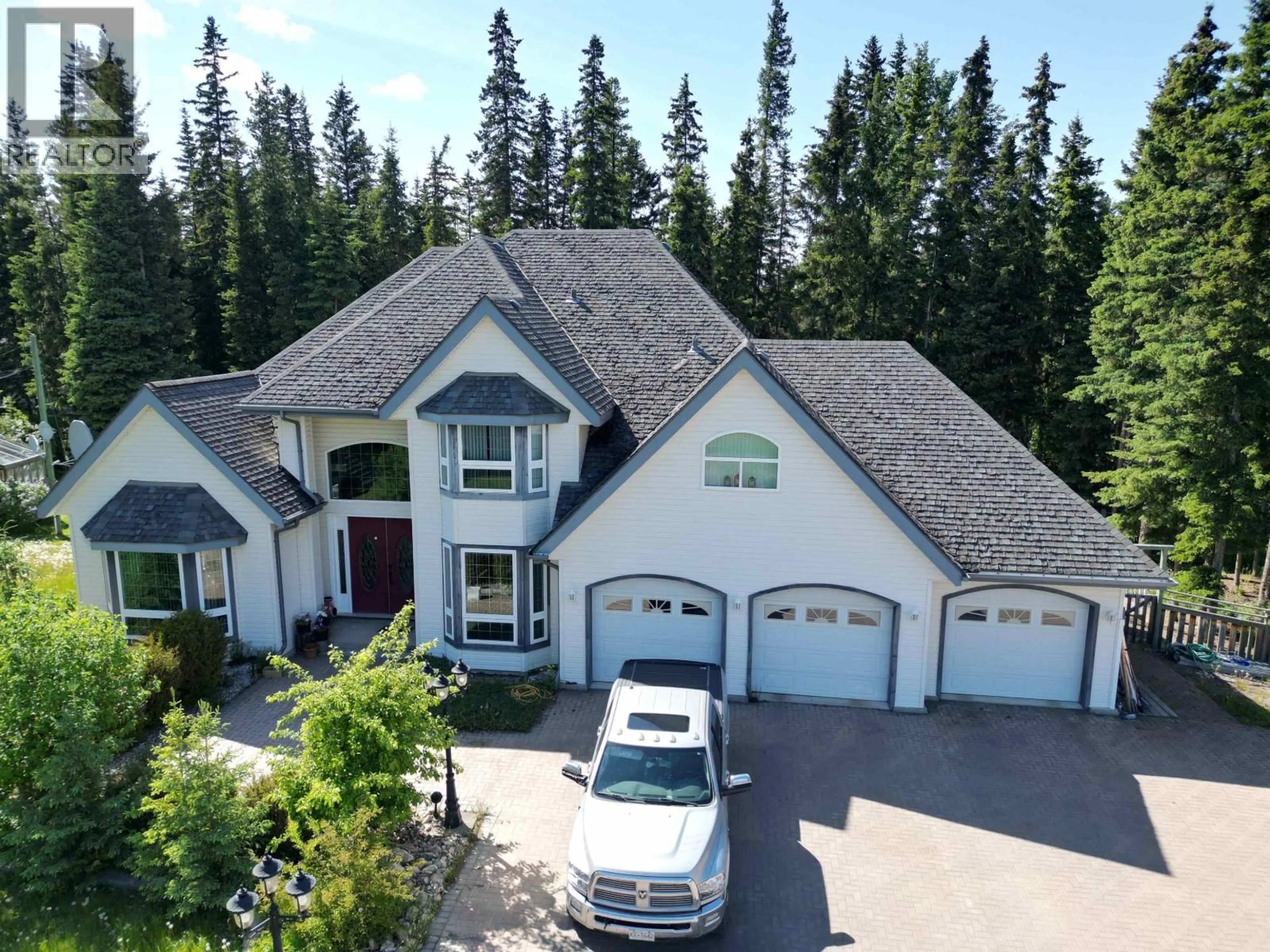 A pic from outside/outdoor area/front of a property/back of a property/a pic from drone, unknown for 585 5TH AVENUE, Burns Lake British Columbia V0J1E0