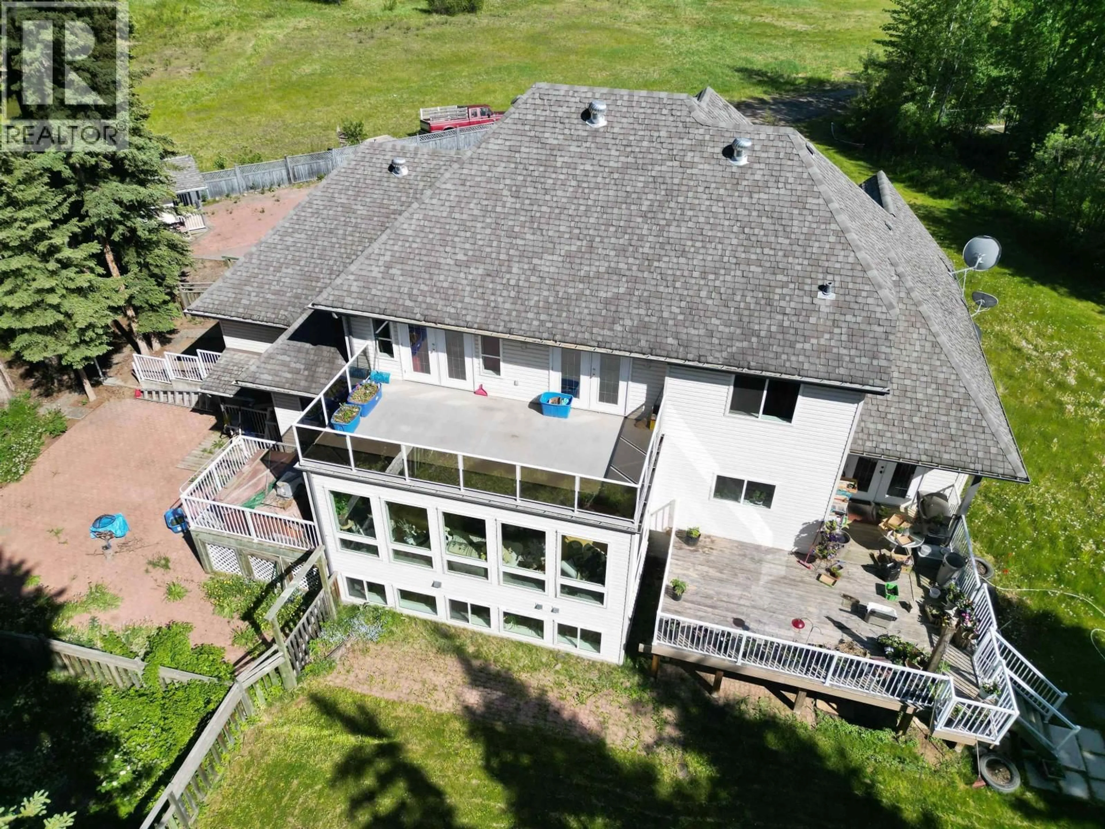 A pic from outside/outdoor area/front of a property/back of a property/a pic from drone, building for 585 5TH AVENUE, Burns Lake British Columbia V0J1E0