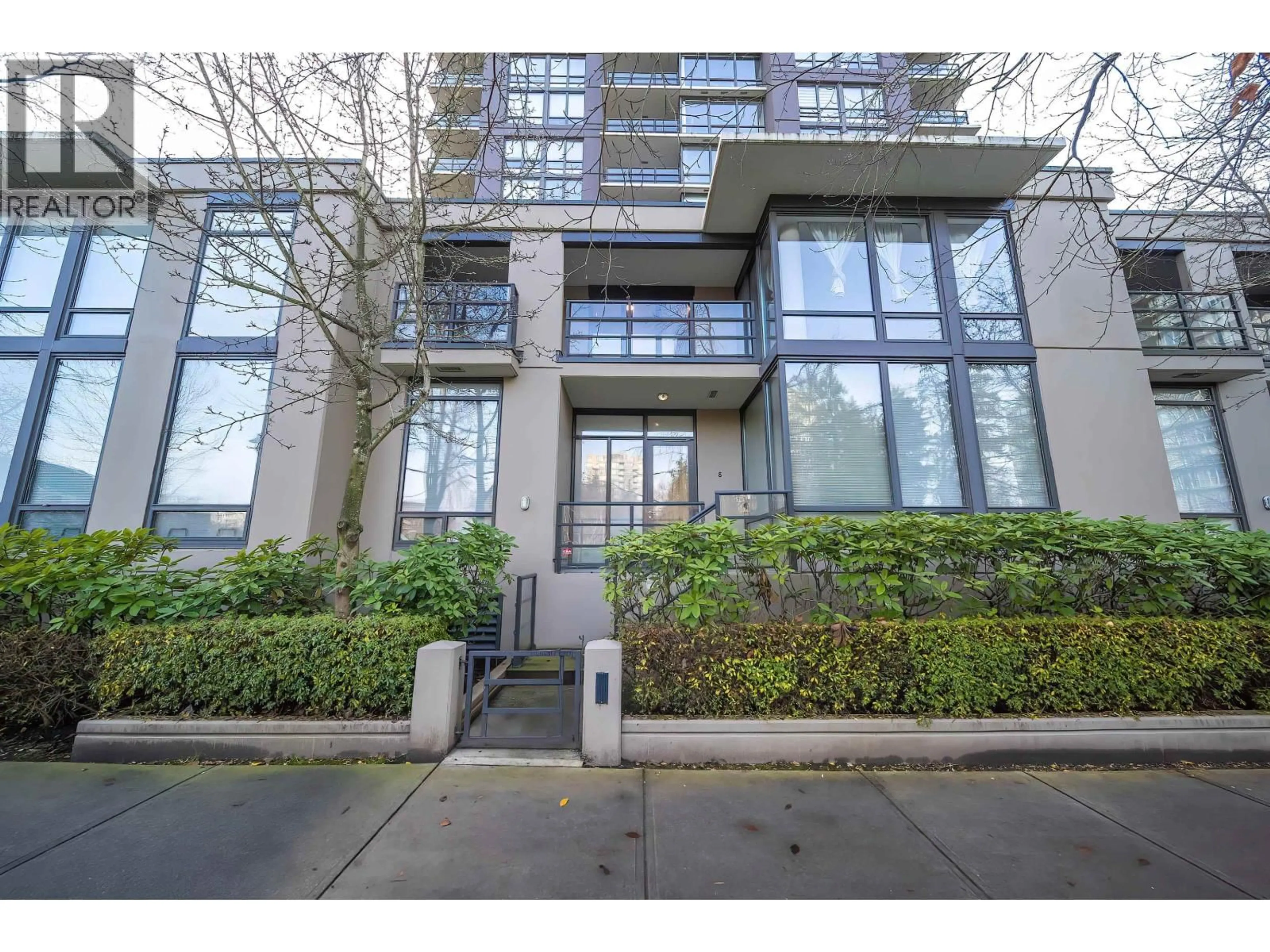 Indoor foyer for 8 - 6333 KATSURA STREET, Richmond British Columbia V6Y4L9