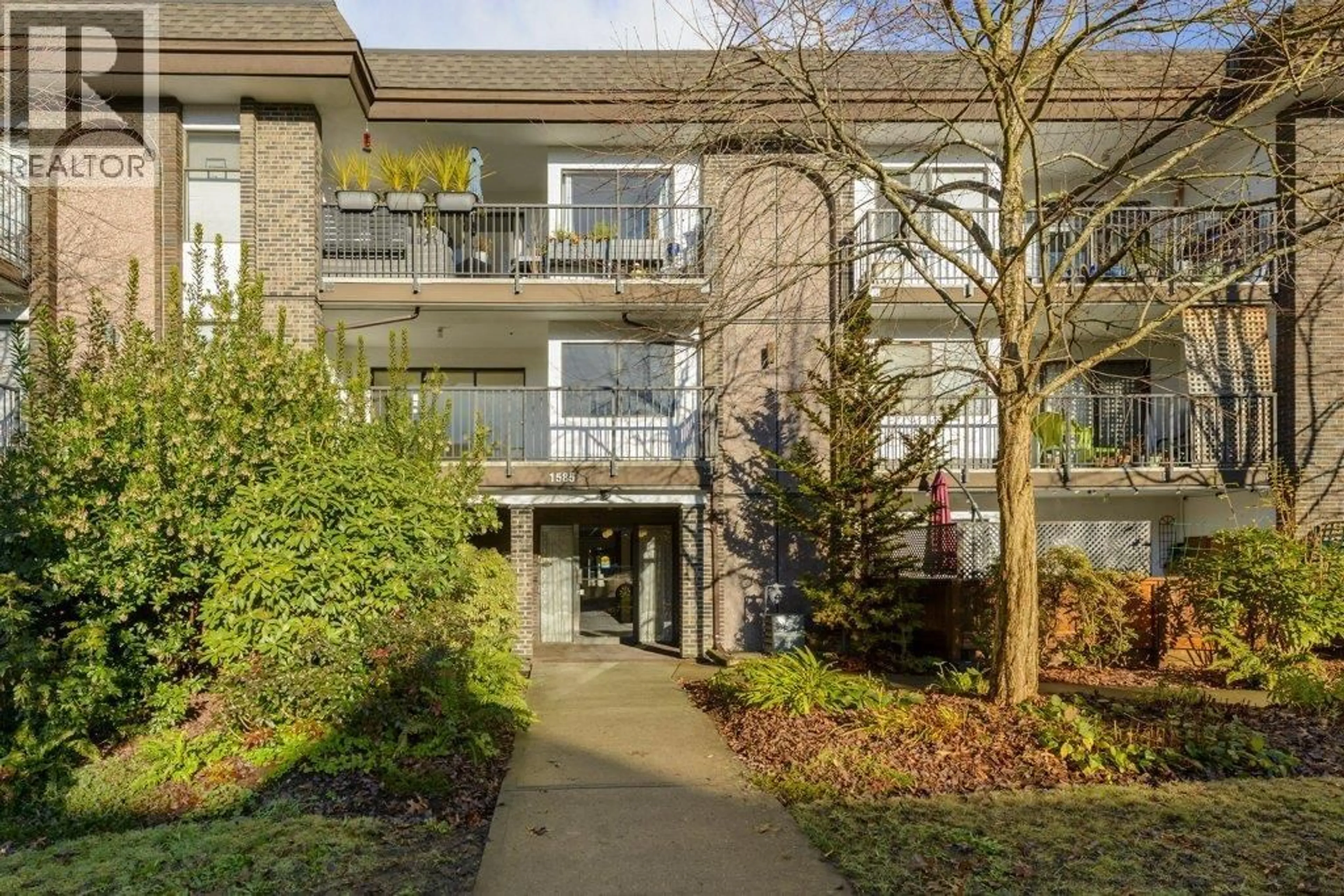 Patio, street for 105 - 1585 4TH AVENUE, Vancouver British Columbia V5N1J9