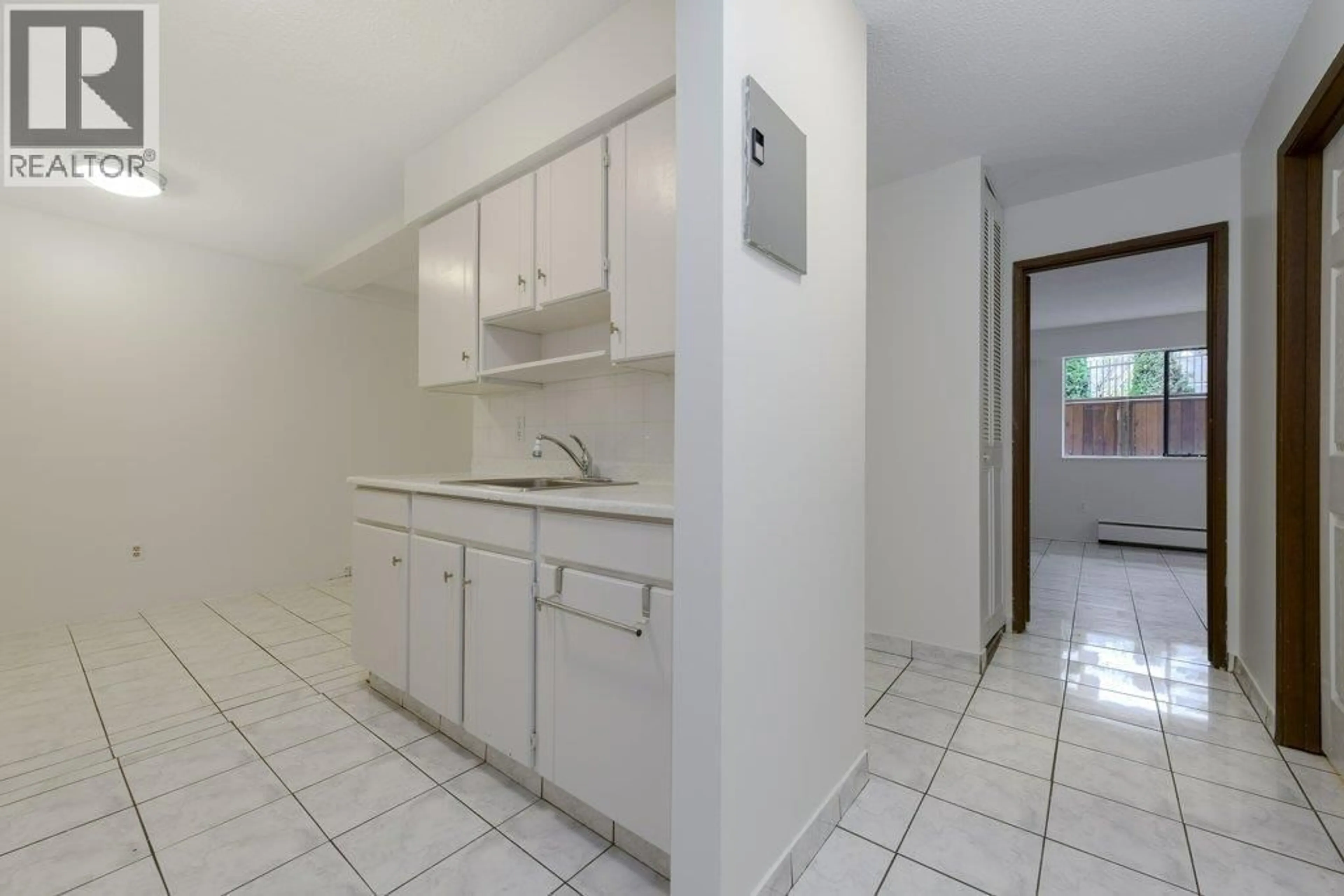 Standard kitchen, ceramic/tile floor for 105 - 1585 4TH AVENUE, Vancouver British Columbia V5N1J9