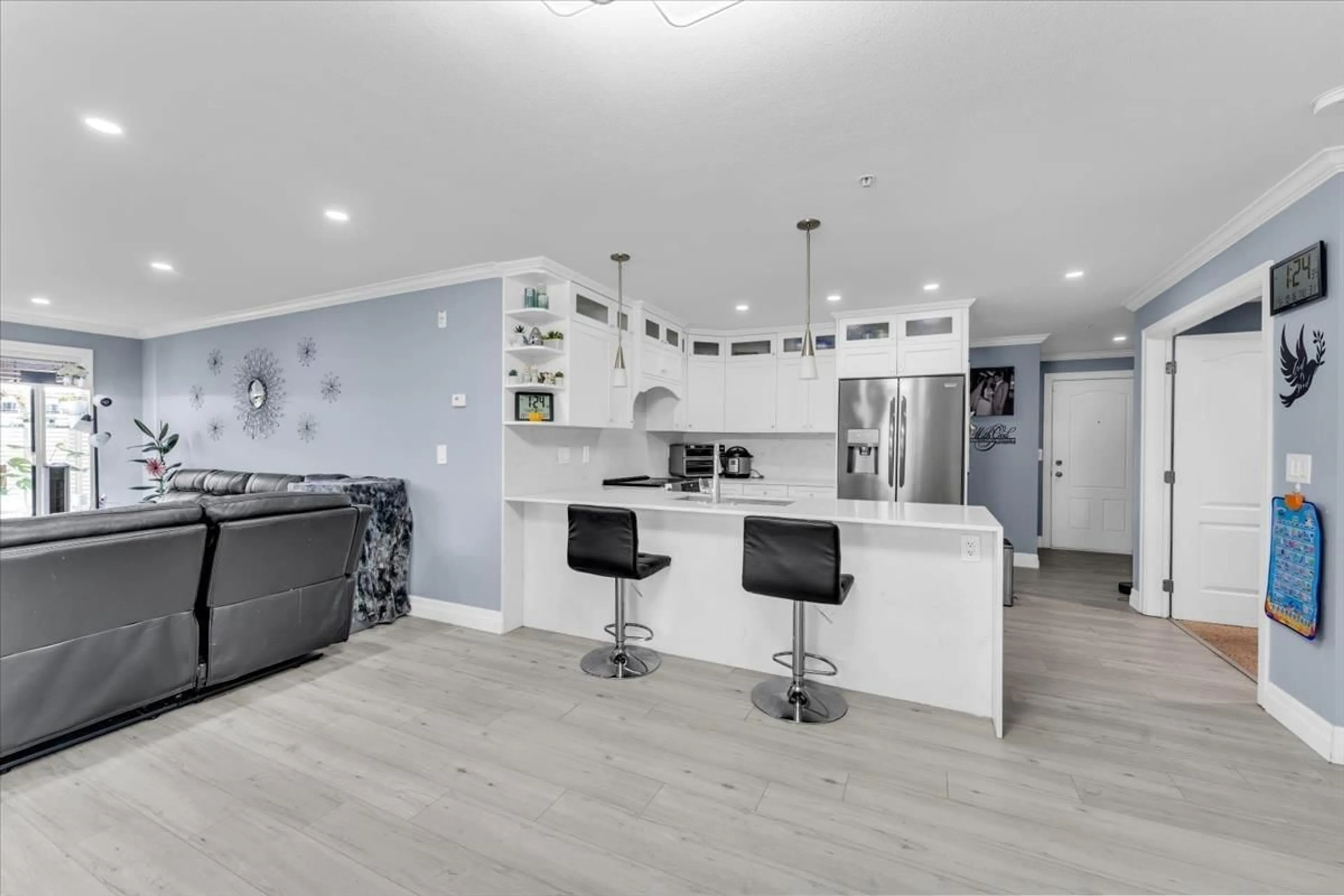 Open concept kitchen, unknown for 103 - 45753 STEVENSON ROAD, Chilliwack British Columbia V2R0K8