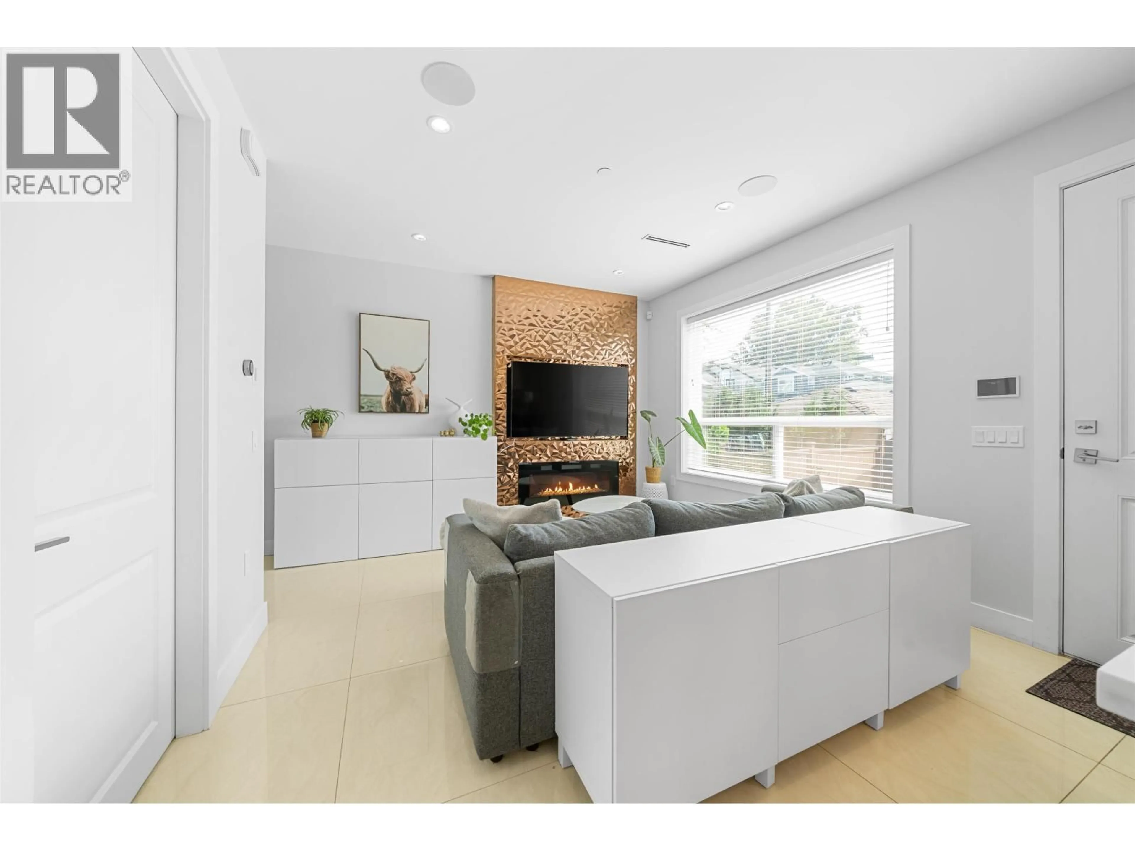 Living room with furniture, unknown for 3448 PANDORA STREET, Vancouver British Columbia V5K1W8