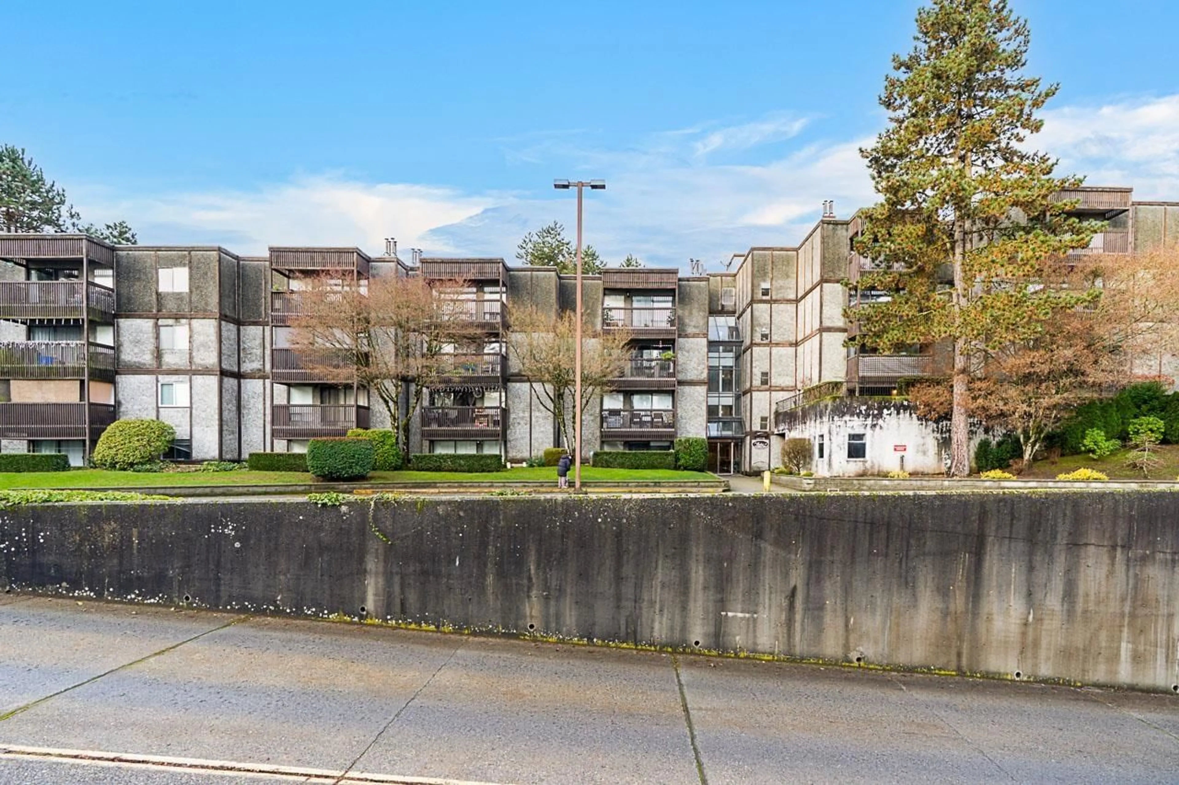 Patio, unknown for 312 - 13501 96 AVENUE, Surrey British Columbia V3V7L9