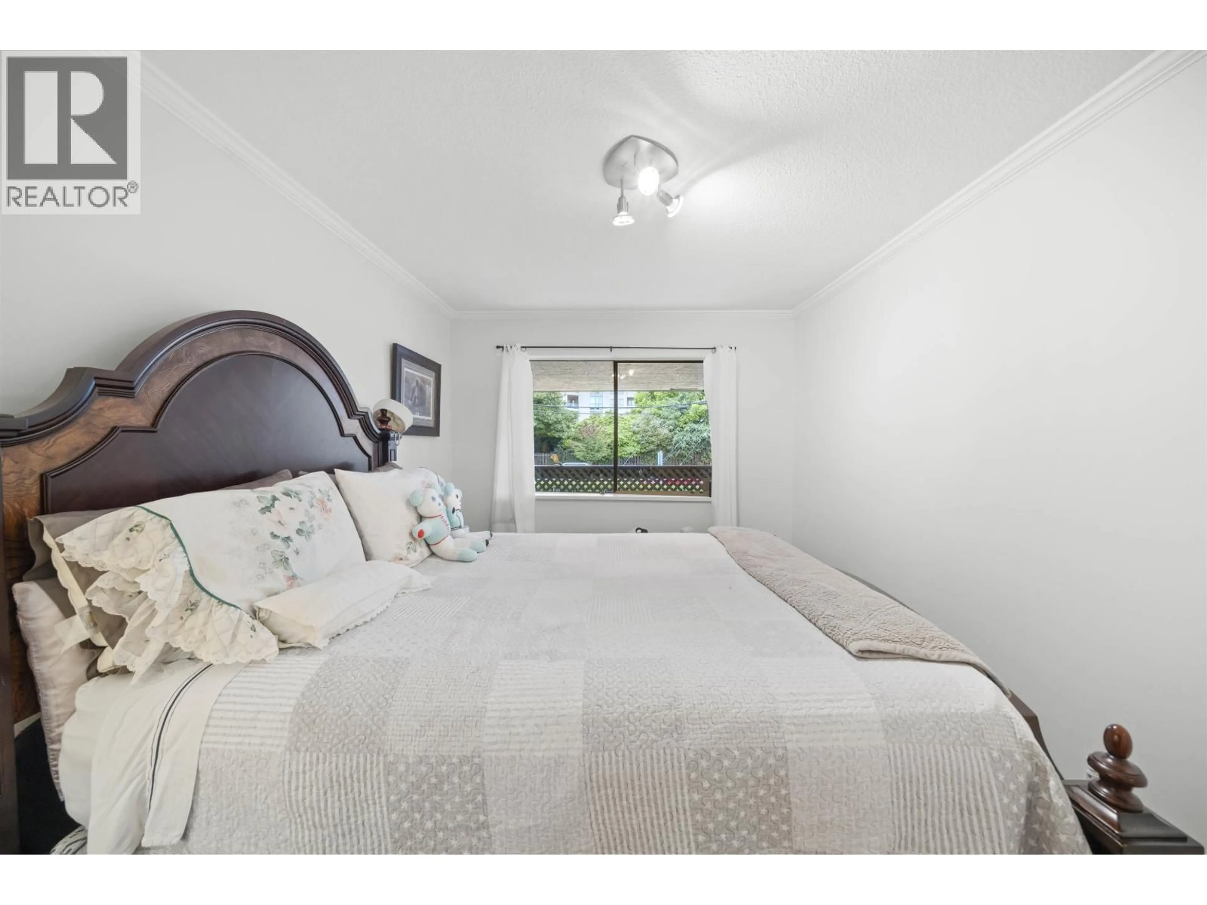 Bedroom with bed, unknown for 213 - 436 SEVENTH STREET, New Westminster British Columbia V3M3L3