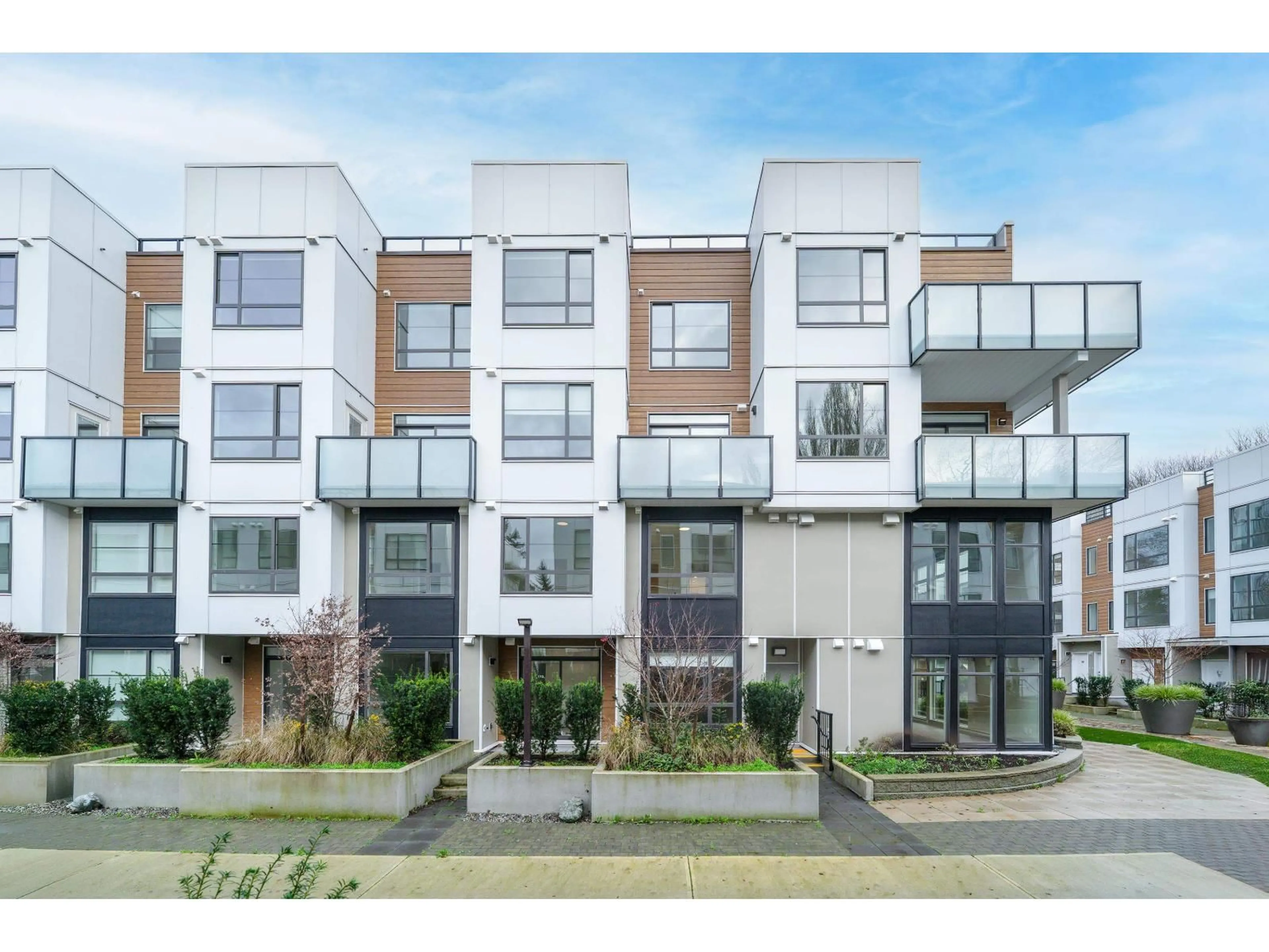 Unknown for 110 - 6328 KING GEORGE BOULEVARD, Surrey British Columbia V3X0L5