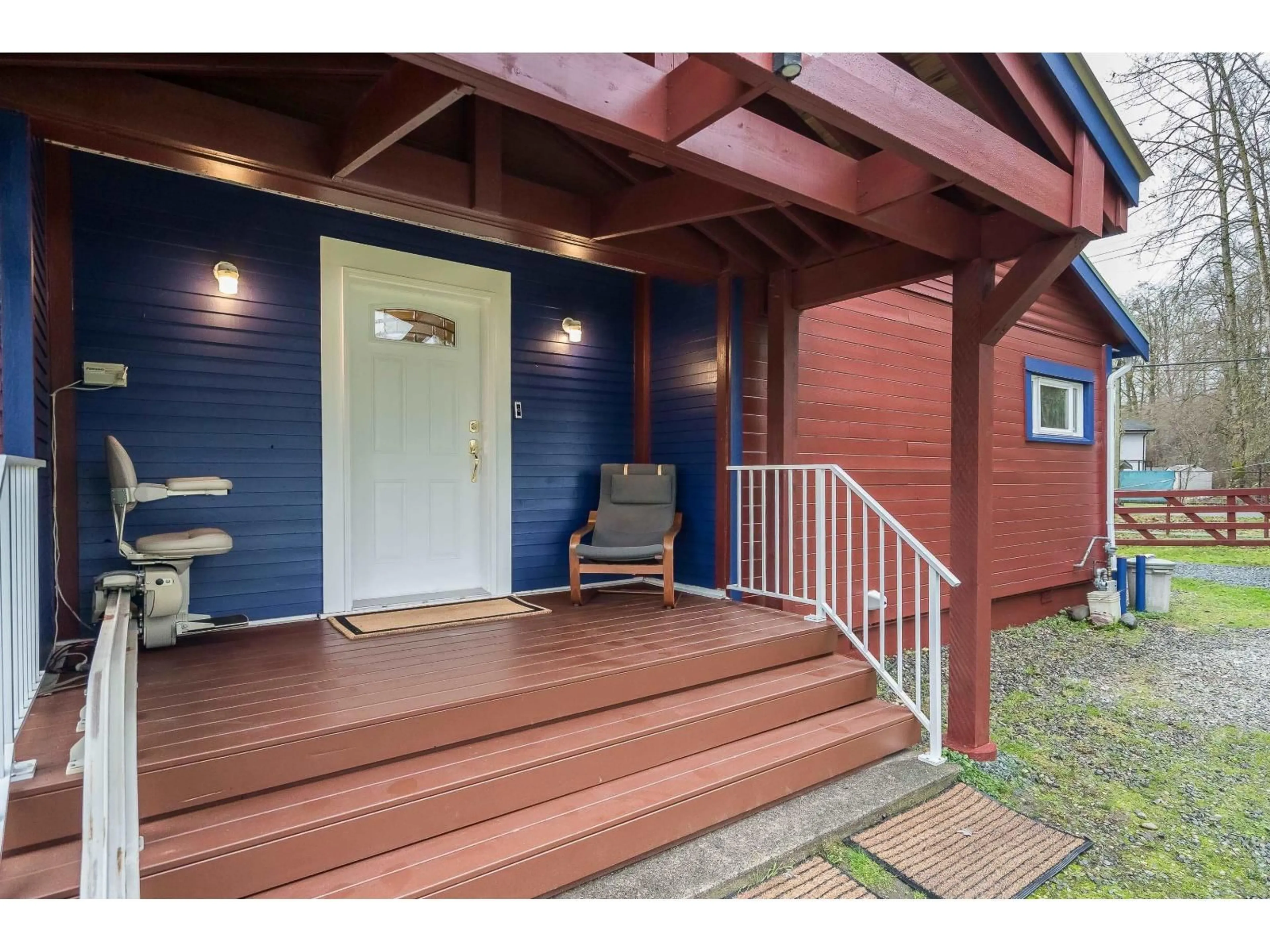 Indoor entryway for 3011 184 STREET, Surrey British Columbia V3Z9V2