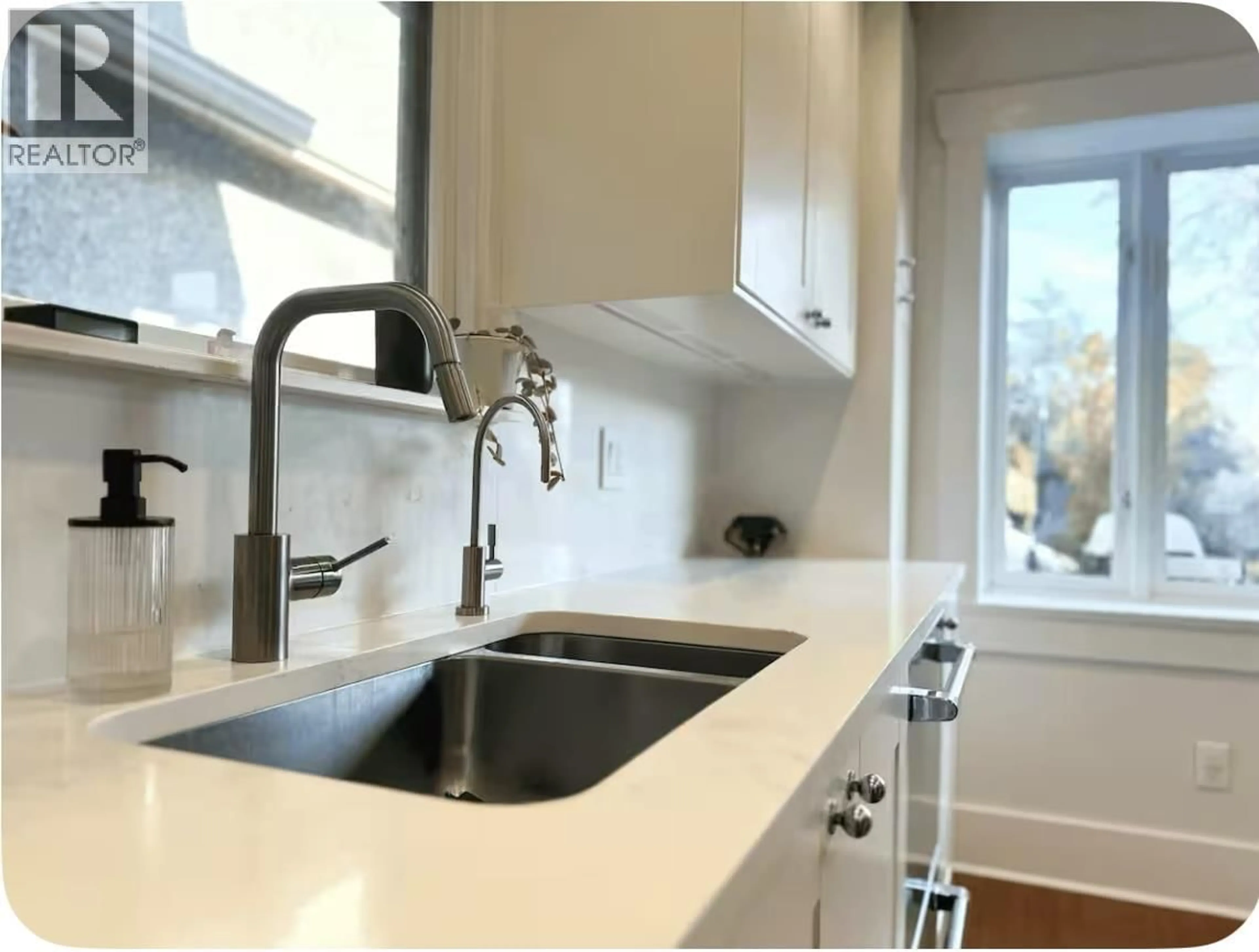 Unknown for 3716 30TH AVENUE, Vancouver British Columbia V6S1W8