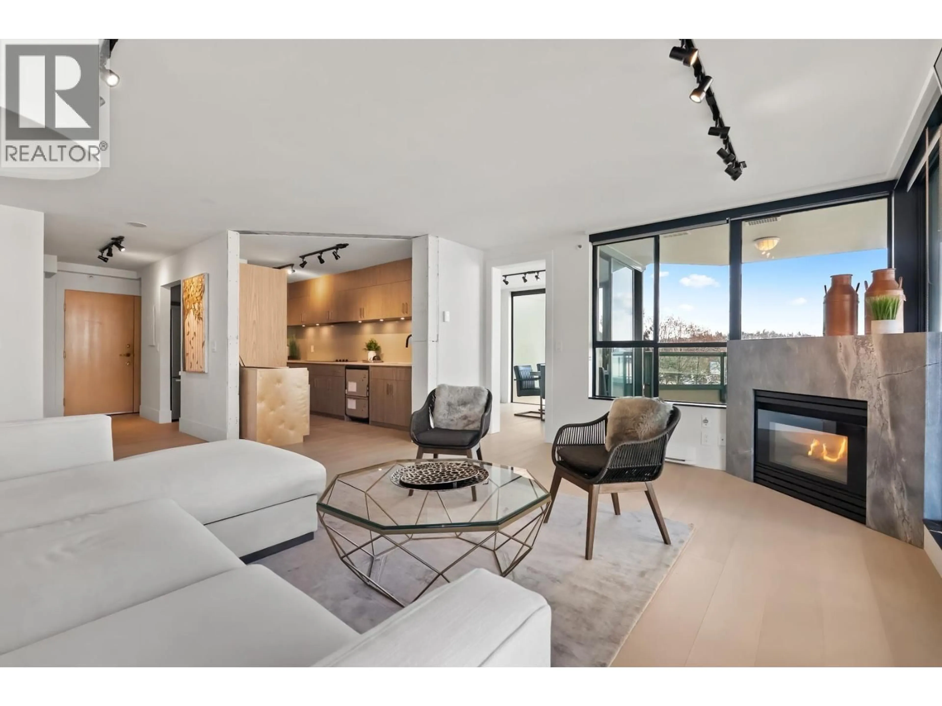 Living room with furniture, unknown for 6D - 328 TAYLOR WAY, West Vancouver British Columbia V7T2Y4