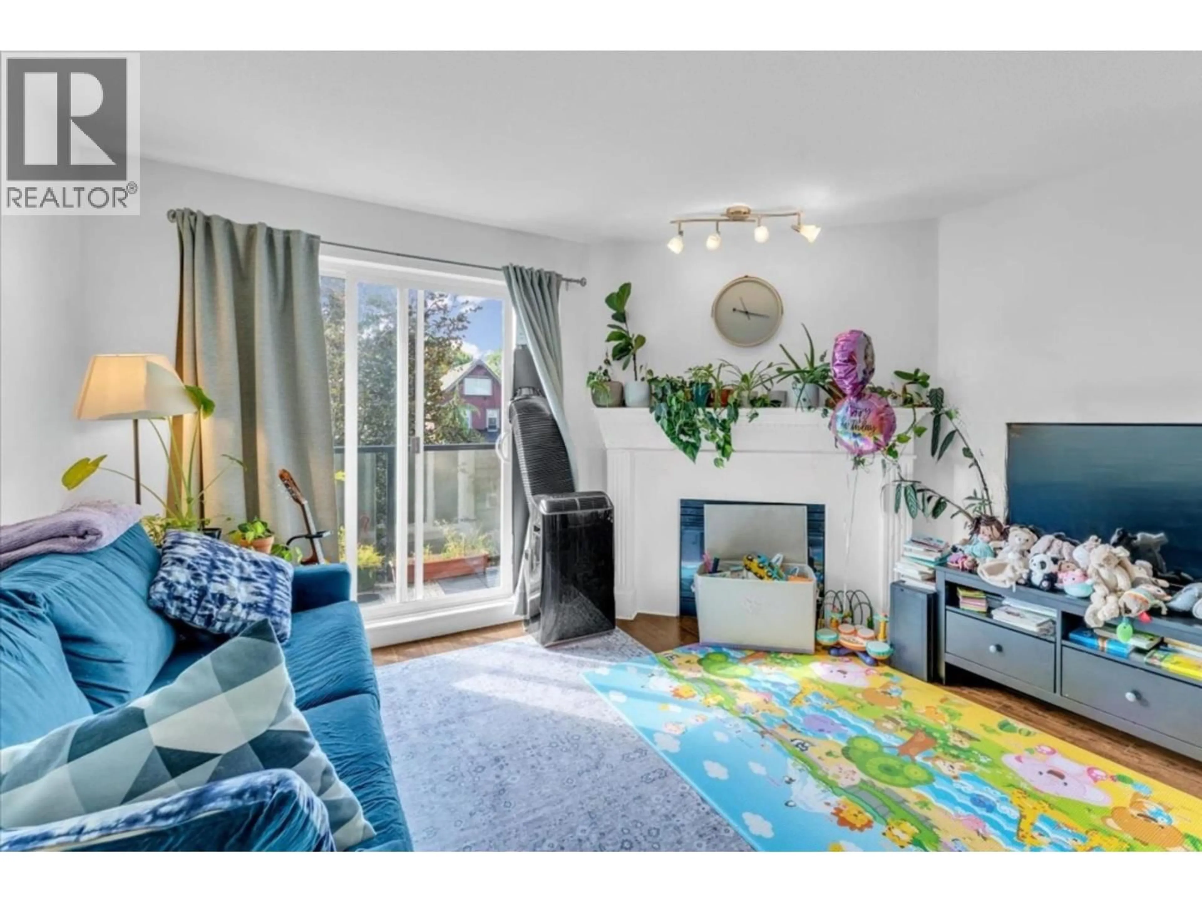 Living room with furniture, unknown for 307 - 876 16TH AVENUE, Vancouver British Columbia V5Z3T8