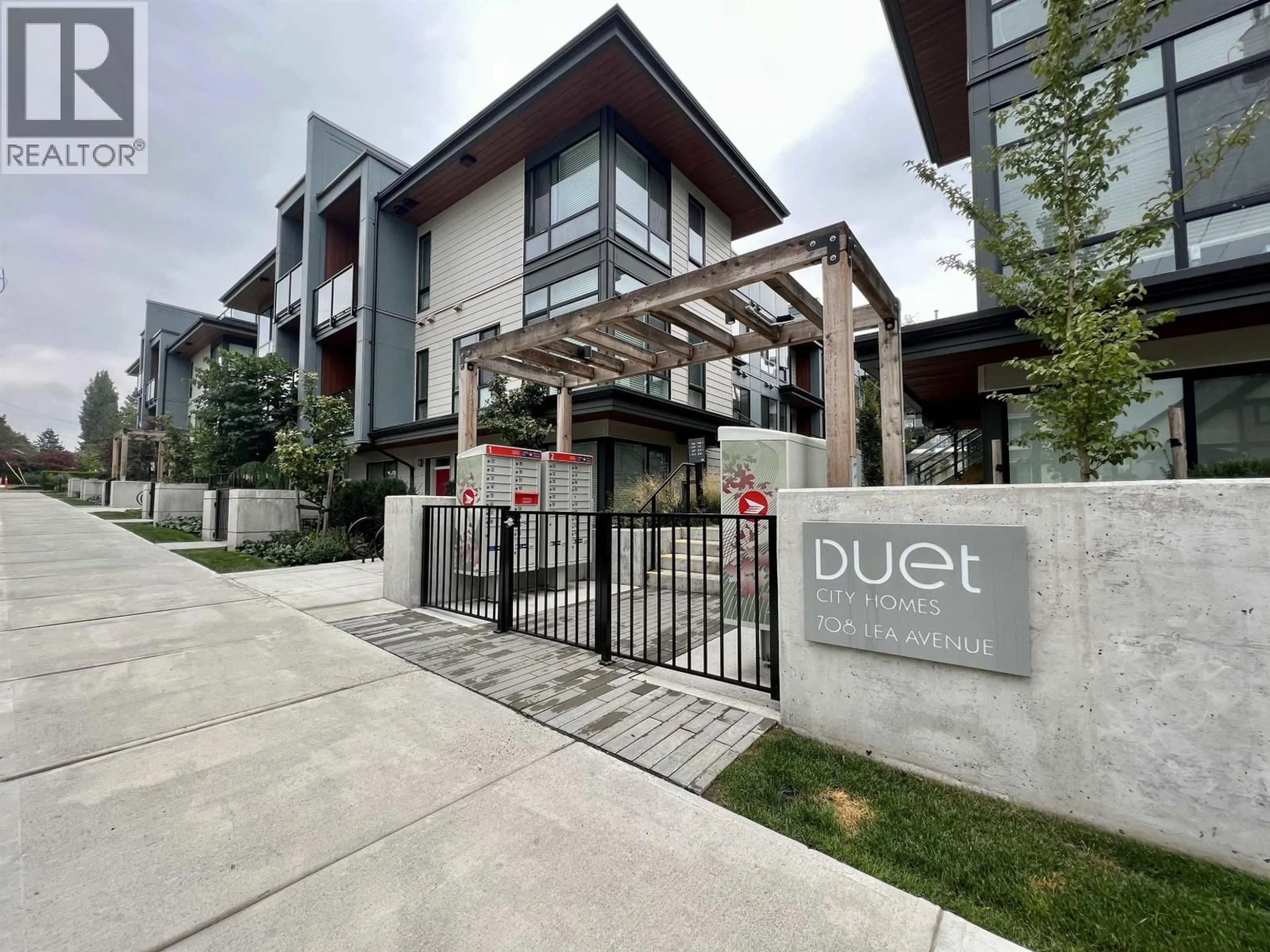 Indoor foyer for 113 - 708 LEA AVENUE, Coquitlam British Columbia V3J4H5
