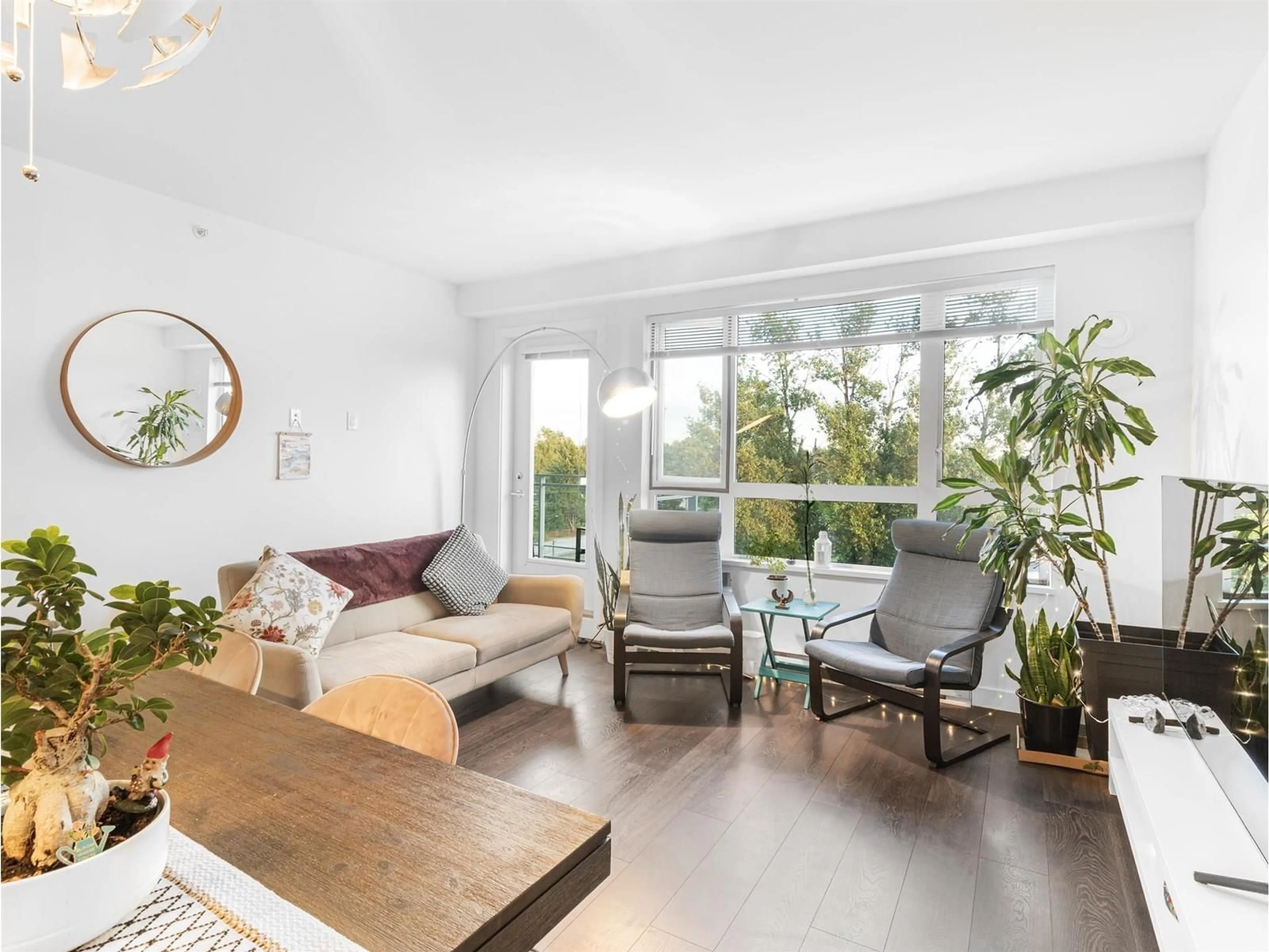 Living room with furniture, unknown for 626 - 13963 105 BOULEVARD, Surrey British Columbia V3T0M9