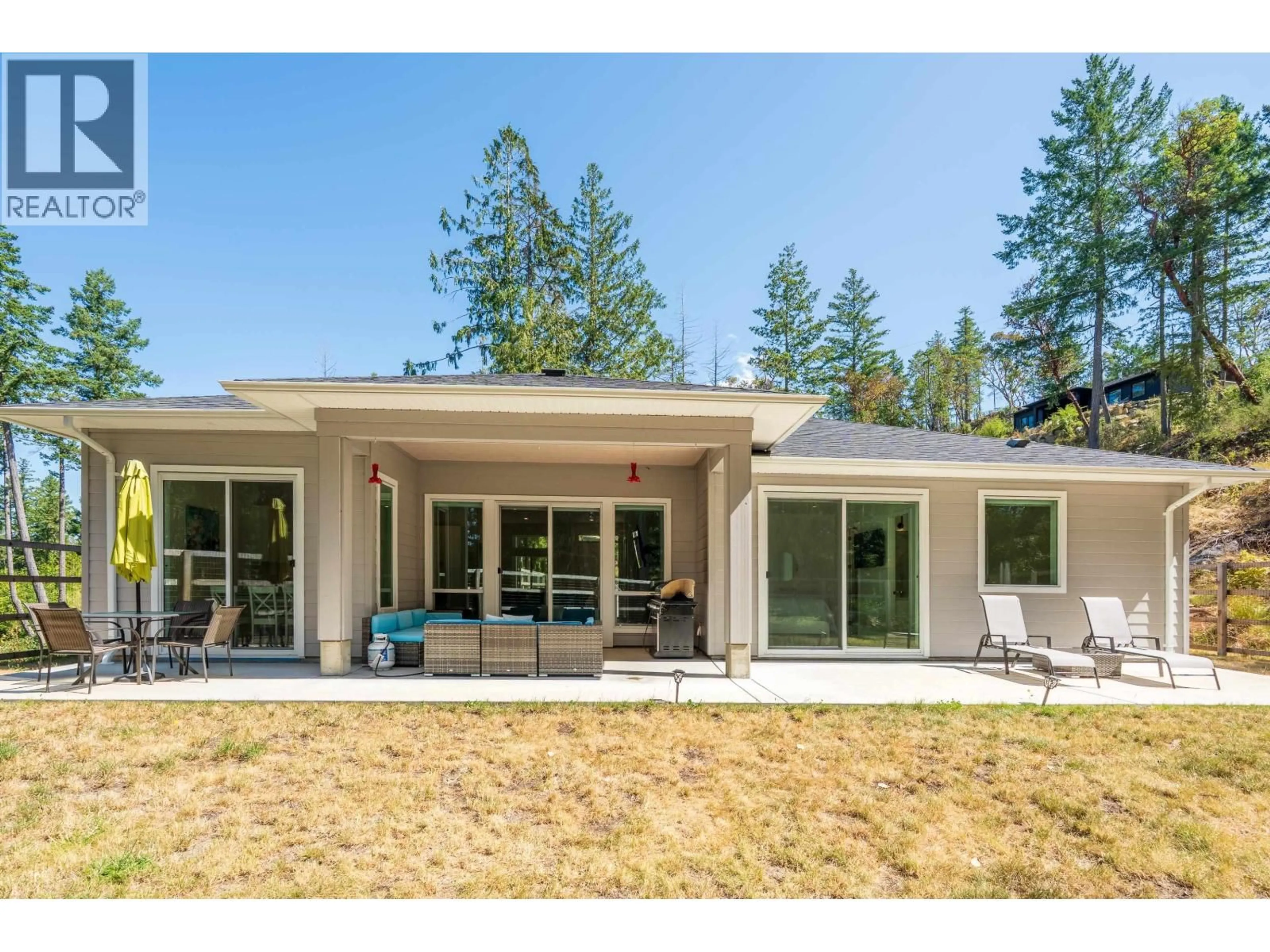 Home with vinyl exterior material, unknown for 11120 SUNSHINE COAST HIGHWAY, Pender Harbour British Columbia V7Z1B9