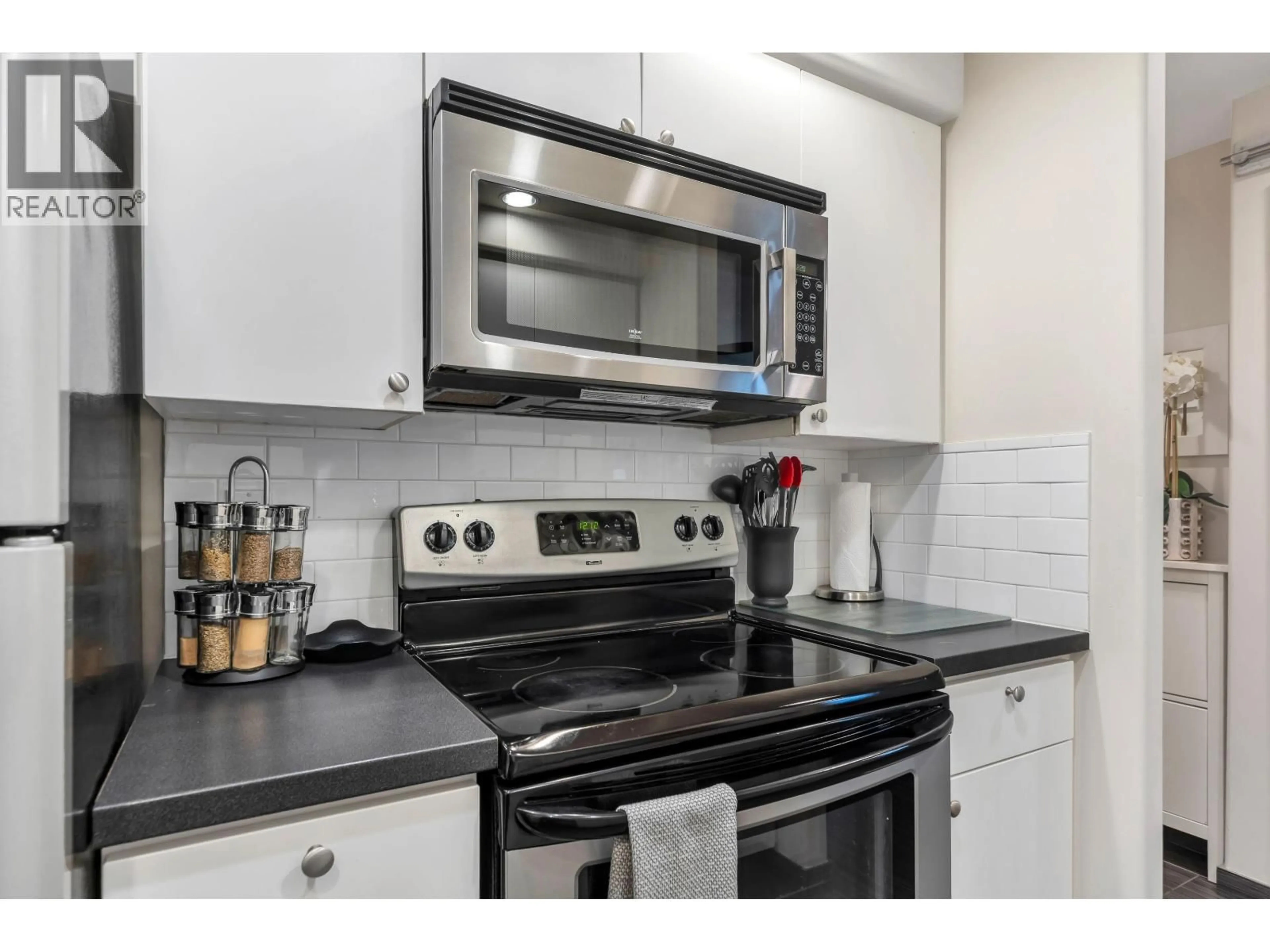 Standard kitchen, unknown for 1306 - 1383 HOWE STREET, Vancouver British Columbia V6Z2R5