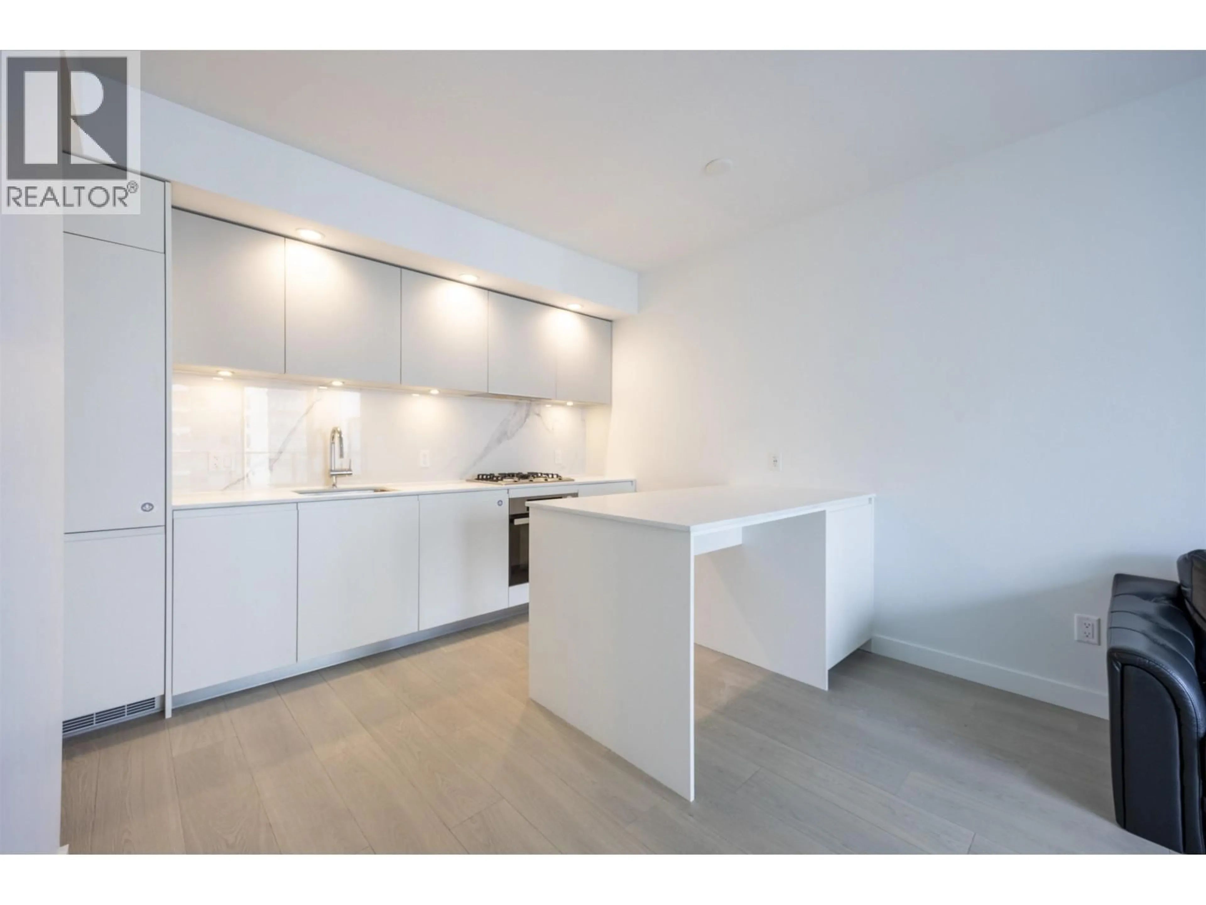 Standard kitchen, unknown for 1601 - 6537 TELFORD AVENUE, Burnaby British Columbia V5H0K9