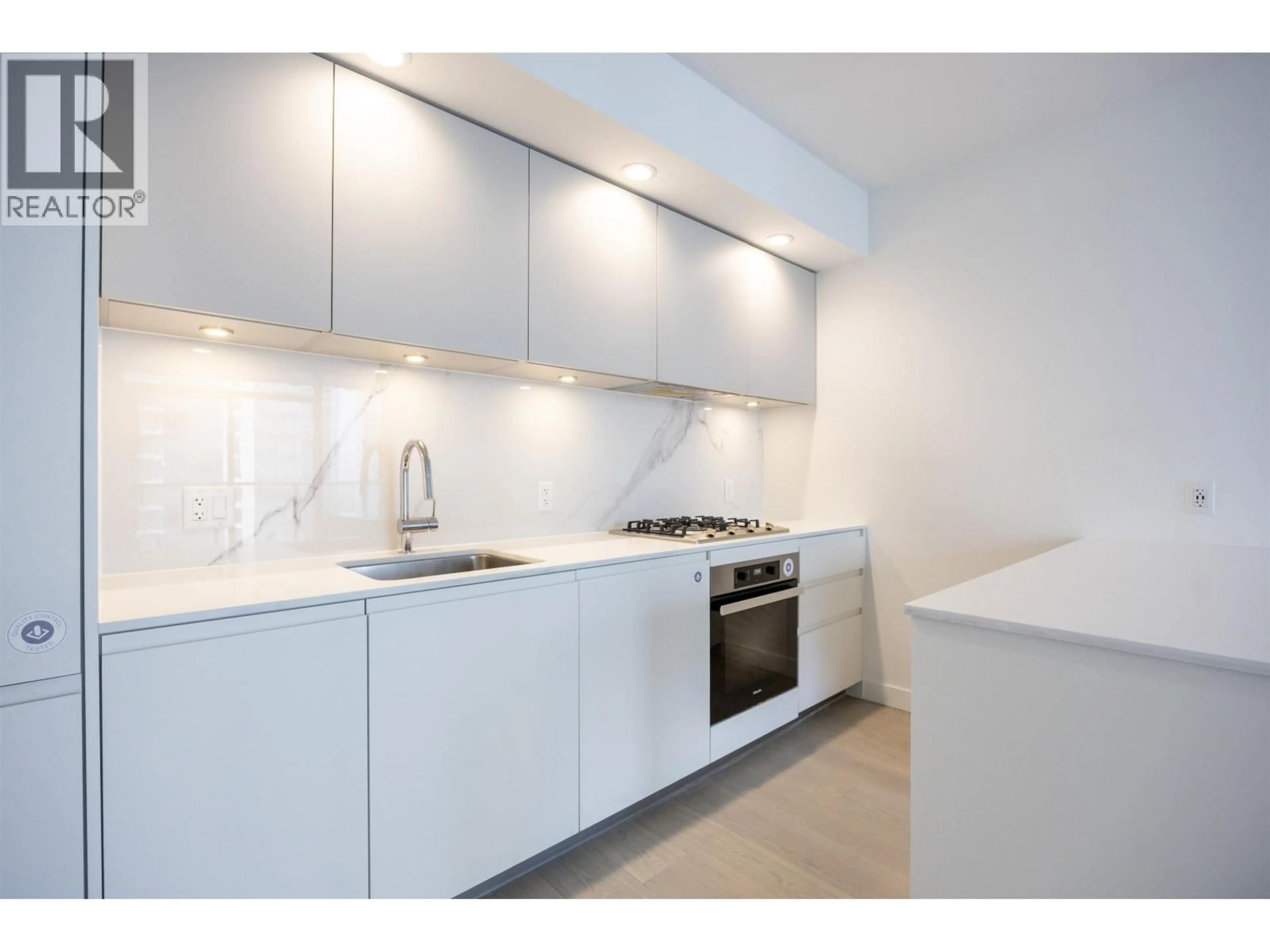 Standard kitchen, unknown for 1601 - 6537 TELFORD AVENUE, Burnaby British Columbia V5H0K9