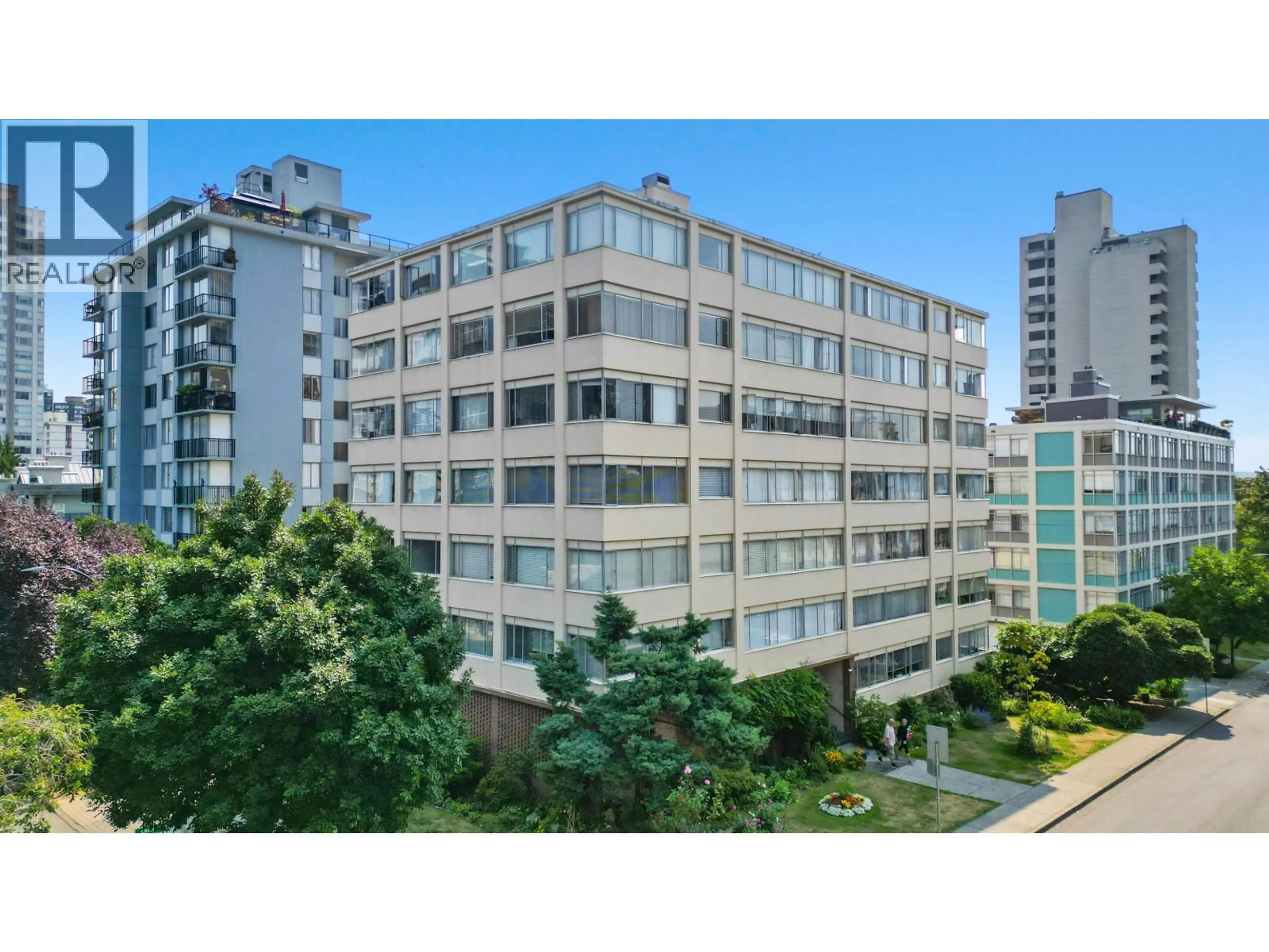 A pic from outside/outdoor area/front of a property/back of a property/a pic from drone, city buildings view from balcony for 204 - 1050 CHILCO STREET, Vancouver British Columbia V6G2R8
