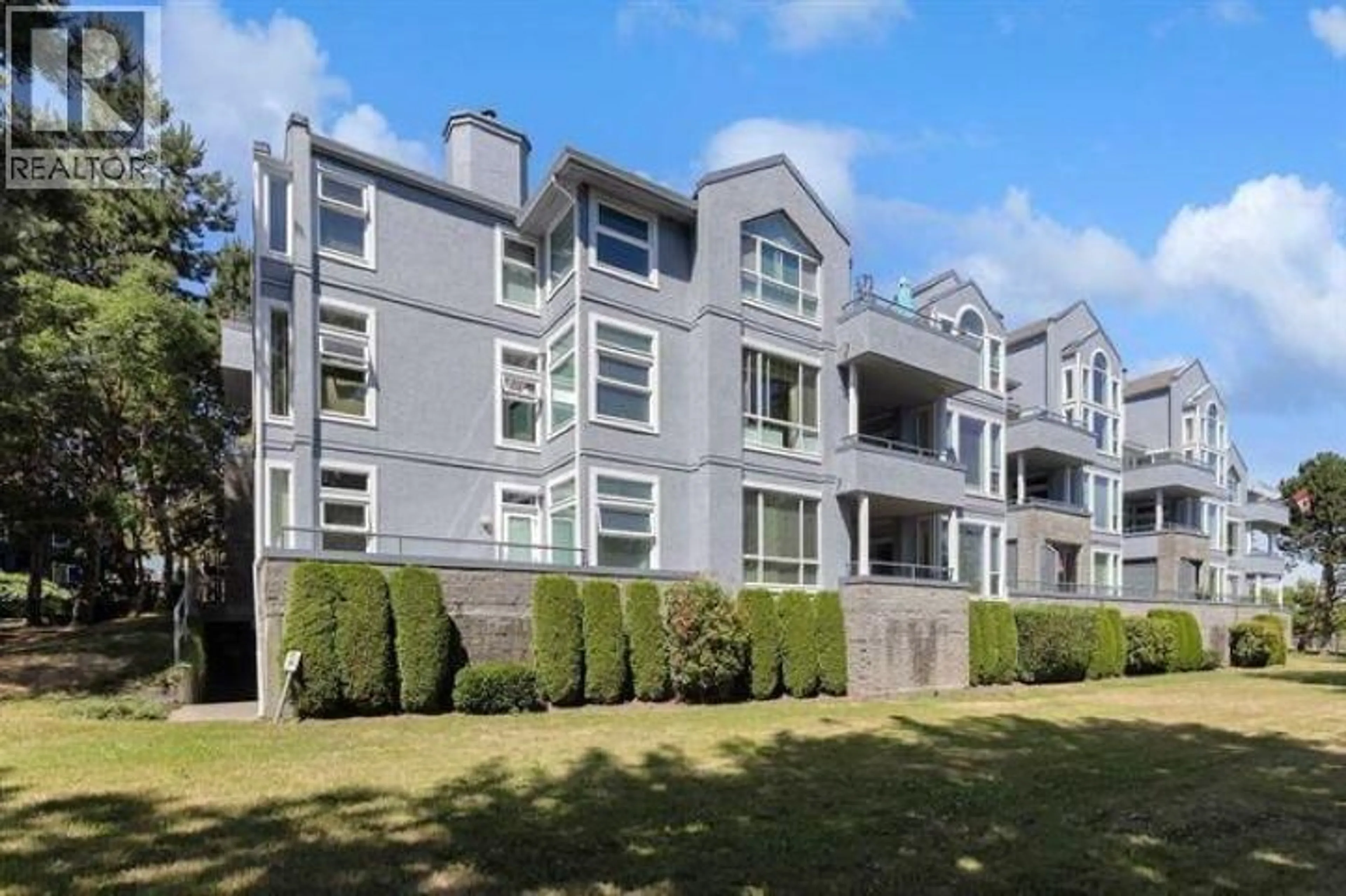 A pic from outside/outdoor area/front of a property/back of a property/a pic from drone, building for 123 - 12873 RAILWAY AVENUE, Richmond British Columbia V7E6K3