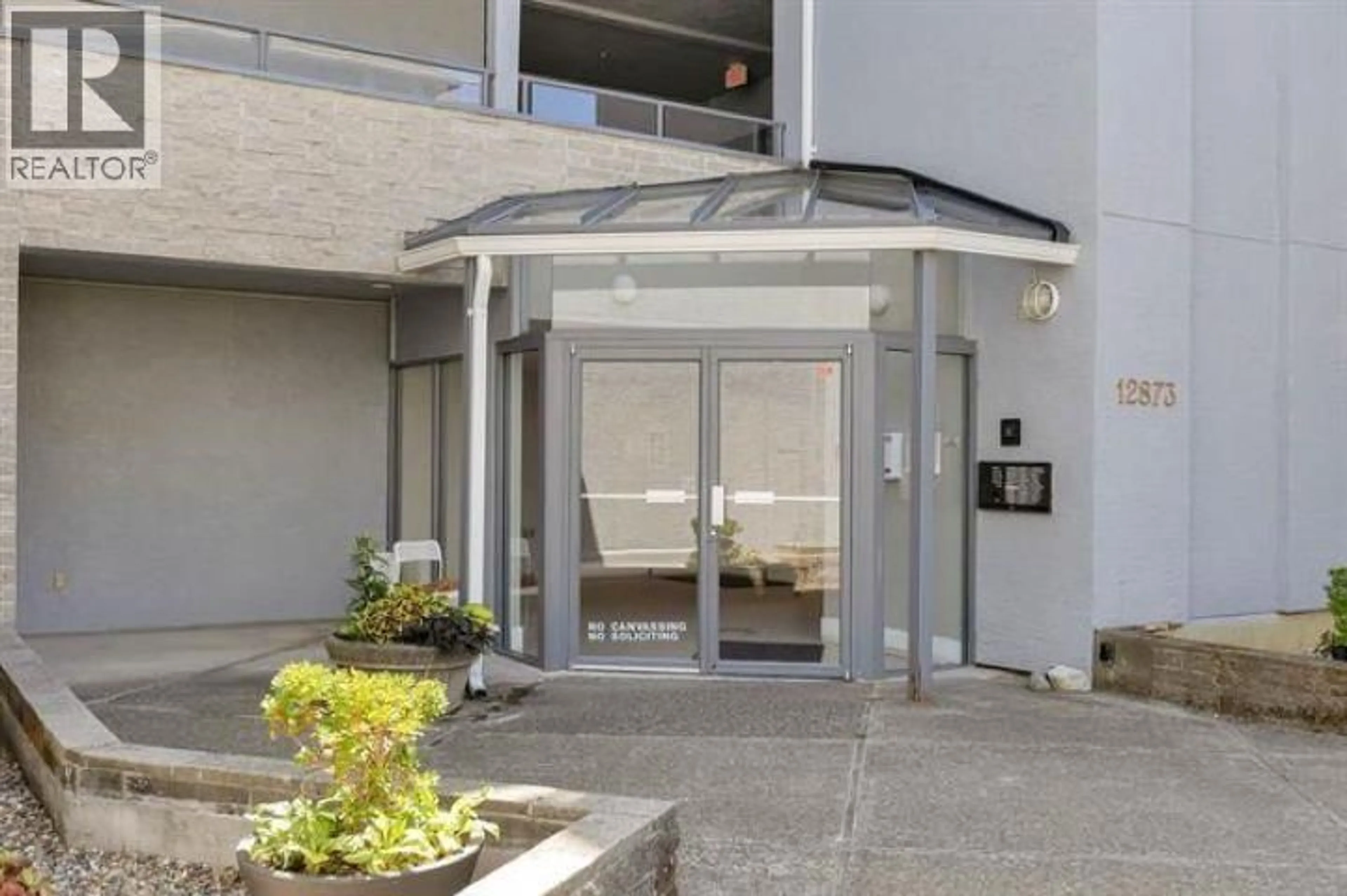 Indoor foyer for 123 - 12873 RAILWAY AVENUE, Richmond British Columbia V7E6K3