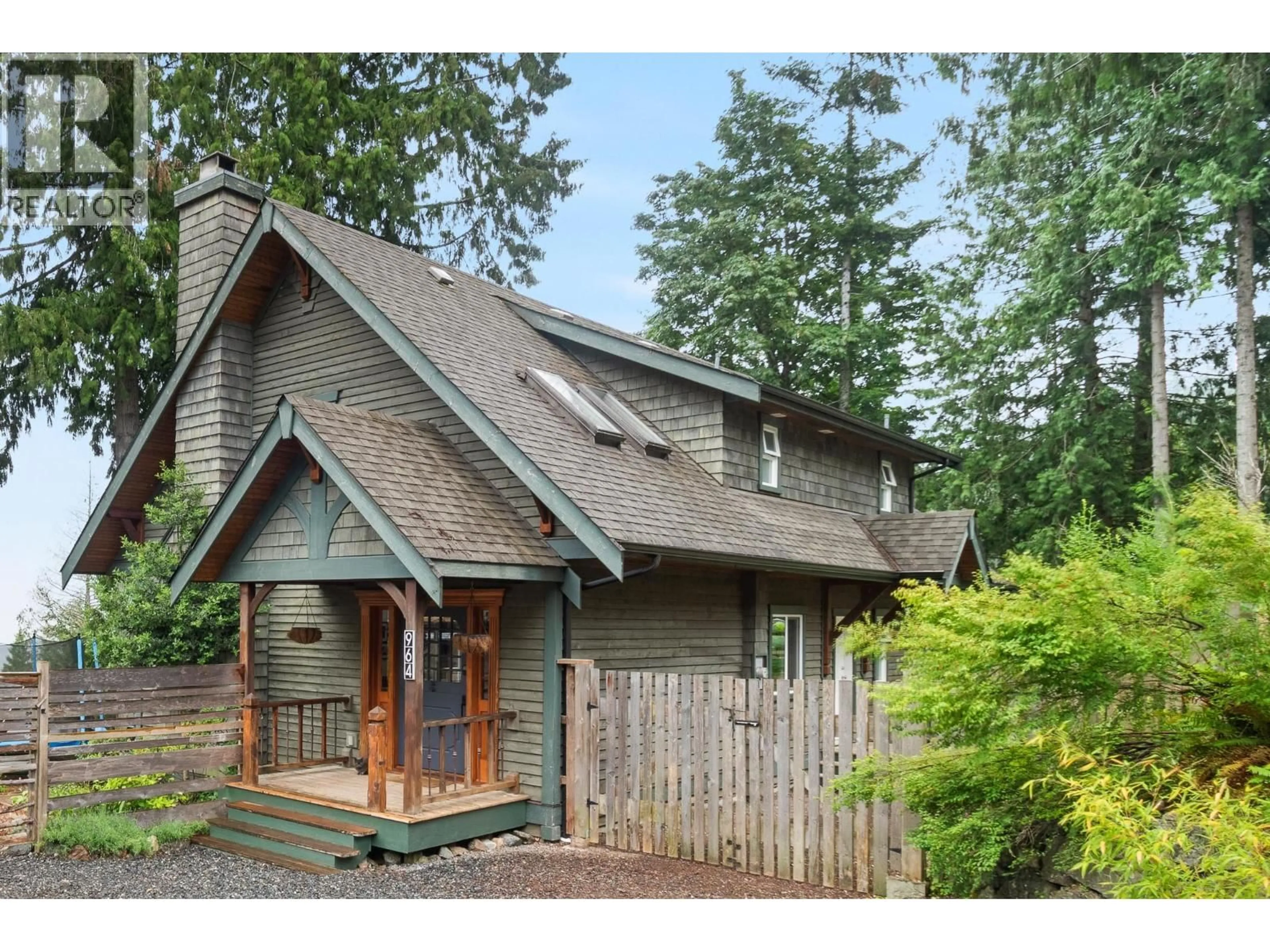 Home with vinyl exterior material, unknown for 964 VILLAGE DRIVE, Bowen Island British Columbia V0N1G1